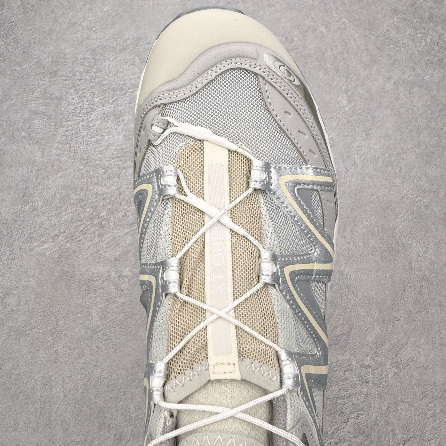 图片[4]-＃PK4.0 Salomon XT-QUEST ADV 萨洛蒙潮流越野机能户外功能鞋 基于市场现有版本全新升级调整改良 现阶段市场最强产物 全新主色陆续出货 大底描漆工整零瑕疵 鞋头定型弧度完美 纯原外贸平台特供订单 耗时半年巨作 全套原纸板楦头开发 原厂特供网布配套加持 确保原汁原味 完美呈现版型 原档数据独家私模五层组合大底 男女鞋同步官方开发至46.5 原装Ortholite轻量化鞋垫 中底布带钢印编号 原厂TPU锁扣 进口港宝加持 后跟自然饱满 还原公司包裹性 基于 SALOMON 初代 XT 鞋身造型并搭载 4D ADVANCED CHASSIS™ 大底打造而成 为这款 XT-QUEST 带来了多项足部控制与保护等功能性 如在运动过程中控制左右晃动的过程而提高稳定性、改善长途越野过程中足中到足尖的过渡、提高感知岩石的精确度以抵抗尖锐物体对脚底的伤害以及采用动态缓冲来增强穿着舒适感 从而减轻疲劳感 使XT-QUEST 成为一双舒适且安全的户外之履 尺码：36 36.5 37.5 38 38.5 39 40 40.5 41 42 42.5 43 44 44.5 45-选品中心