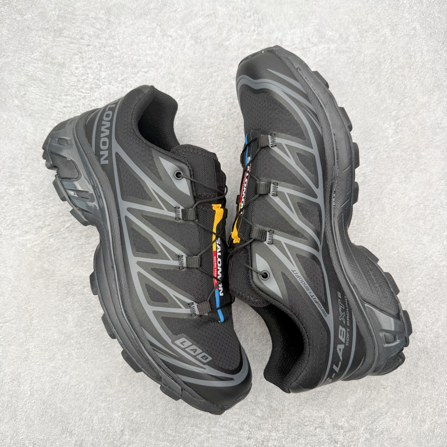 图片[3]-＃PK4.0 Salomon XT-6 萨洛蒙复古潮流户外机能登山跑鞋 纯原外贸平台特供订单 耗时半年巨作 全套原纸板楦头开发 原厂特供网布配套加持 确保原汁原味 完美呈现版型 原档数据独家私模五层组合大底 原装Ortholite轻量化鞋垫 中底布带钢印编号 原厂TPU锁扣 进口港宝加持 后跟自然饱满 还原公司包裹性 鞋面以“锯齿”状的包裹系统呈现 在基色底之下加入了各种色点缀 将公司的最新技术和时尚前卫的造型融入耐用的长跑款式中 鞋面由 TPU 薄膜制成 并焊接在高耐磨网眼上 使其既时尚又坚固 由 ACS底盘支撑 可增强稳定性和支撑力 以及由橡胶凸耳 Contragrip外底覆盖的 EVA 缓冲中底 旨在应对崎岖的地形 鞋舌上的彩色Salomon 标签、Quicklace 系统以及鞋头、鞋舌和鞋跟上的附加品牌使细节更加完美 让穿着者可以轻松驾驭户外与通勤下的任何运动生活场景 无缝鞋身户外随意纵横 颜值与脚感兼备 出街通勤 绝对非常吸睛 你值得拥有 尺码：36 36.5 37.5 38 38.5 39 40 40.5 41 42 42.5 43 44 44.5 45 注意：偏小1码-选品中心