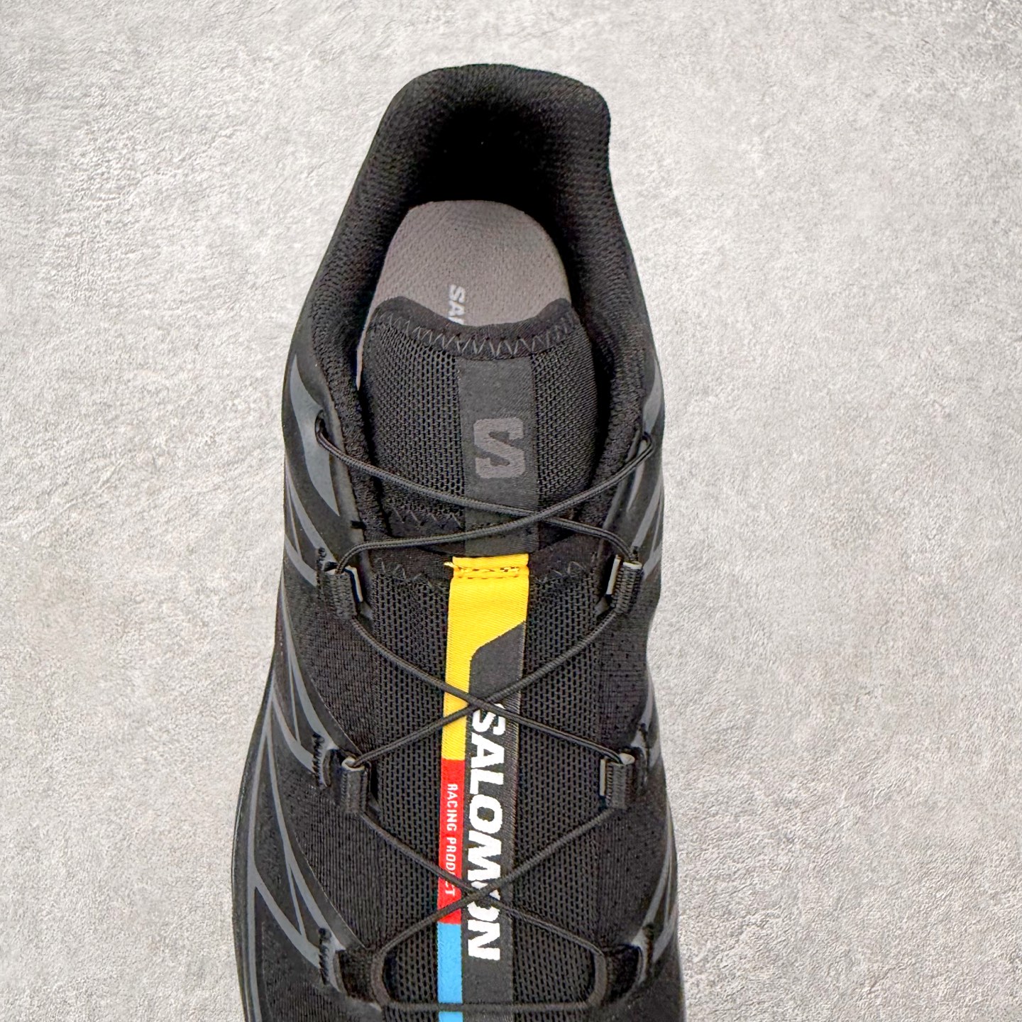 图片[5]-＃PK4.0 Salomon XT-6 萨洛蒙复古潮流户外机能登山跑鞋 纯原外贸平台特供订单 耗时半年巨作 全套原纸板楦头开发 原厂特供网布配套加持 确保原汁原味 完美呈现版型 原档数据独家私模五层组合大底 原装Ortholite轻量化鞋垫 中底布带钢印编号 原厂TPU锁扣 进口港宝加持 后跟自然饱满 还原公司包裹性 鞋面以“锯齿”状的包裹系统呈现 在基色底之下加入了各种色点缀 将公司的最新技术和时尚前卫的造型融入耐用的长跑款式中 鞋面由 TPU 薄膜制成 并焊接在高耐磨网眼上 使其既时尚又坚固 由 ACS底盘支撑 可增强稳定性和支撑力 以及由橡胶凸耳 Contragrip外底覆盖的 EVA 缓冲中底 旨在应对崎岖的地形 鞋舌上的彩色Salomon 标签、Quicklace 系统以及鞋头、鞋舌和鞋跟上的附加品牌使细节更加完美 让穿着者可以轻松驾驭户外与通勤下的任何运动生活场景 无缝鞋身户外随意纵横 颜值与脚感兼备 出街通勤 绝对非常吸睛 你值得拥有 尺码：36 36.5 37.5 38 38.5 39 40 40.5 41 42 42.5 43 44 44.5 45 注意：偏小1码-选品中心