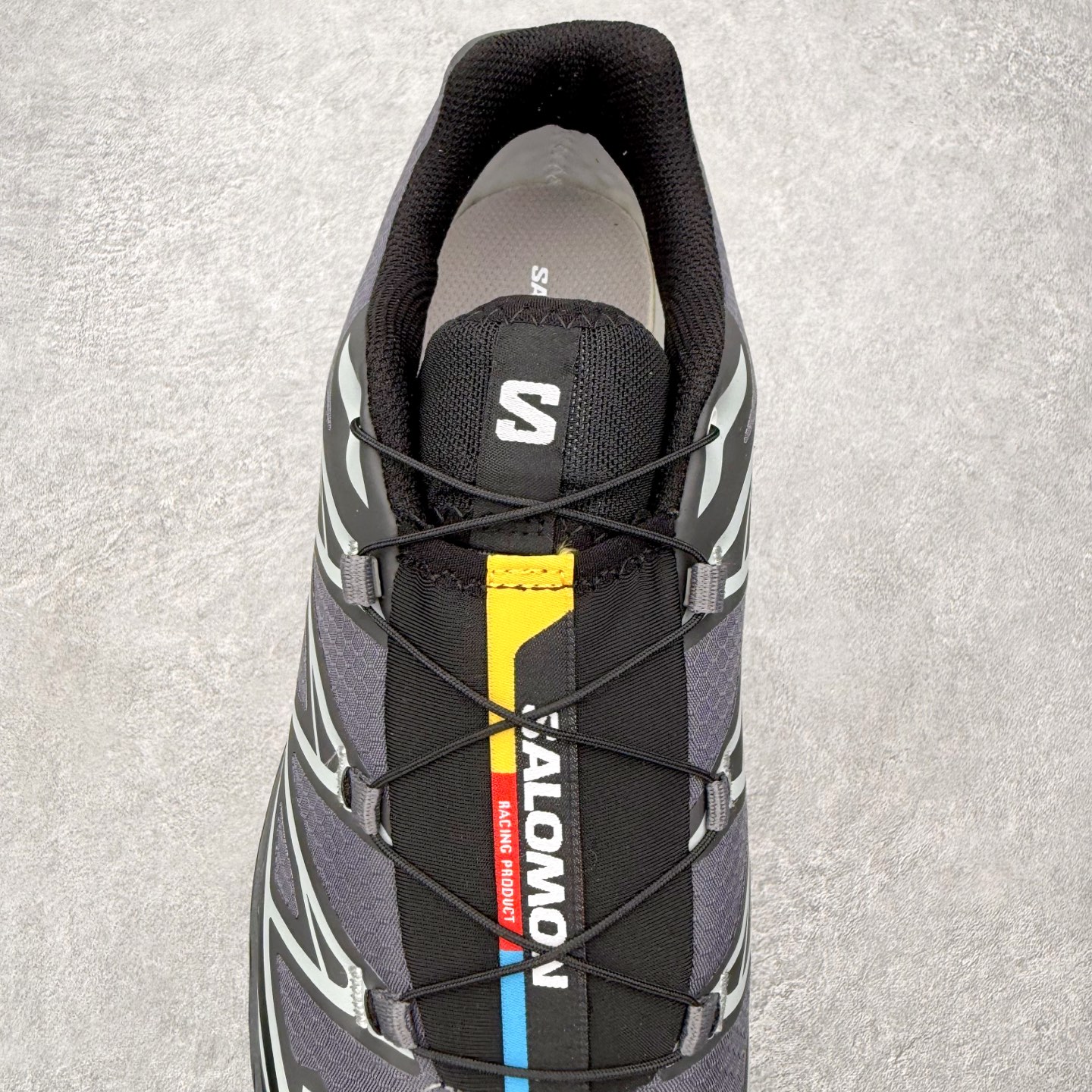 图片[5]-＃PK4.0 Salomon XT-6 萨洛蒙复古潮流户外机能登山跑鞋 纯原外贸平台特供订单 耗时半年巨作 全套原纸板楦头开发 原厂特供网布配套加持 确保原汁原味 完美呈现版型 原档数据独家私模五层组合大底 原装Ortholite轻量化鞋垫 中底布带钢印编号 原厂TPU锁扣 进口港宝加持 后跟自然饱满 还原公司包裹性 鞋面以“锯齿”状的包裹系统呈现 在基色底之下加入了各种色点缀 将公司的最新技术和时尚前卫的造型融入耐用的长跑款式中 鞋面由 TPU 薄膜制成 并焊接在高耐磨网眼上 使其既时尚又坚固 由 ACS底盘支撑 可增强稳定性和支撑力 以及由橡胶凸耳 Contragrip外底覆盖的 EVA 缓冲中底 旨在应对崎岖的地形 鞋舌上的彩色Salomon 标签、Quicklace 系统以及鞋头、鞋舌和鞋跟上的附加品牌使细节更加完美 让穿着者可以轻松驾驭户外与通勤下的任何运动生活场景 无缝鞋身户外随意纵横 颜值与脚感兼备 出街通勤 绝对非常吸睛 你值得拥有 尺码：36 36.5 37.5 38 38.5 39 40 40.5 41 42 42.5 43 44 44.5 45 注意：偏小1码-选品中心