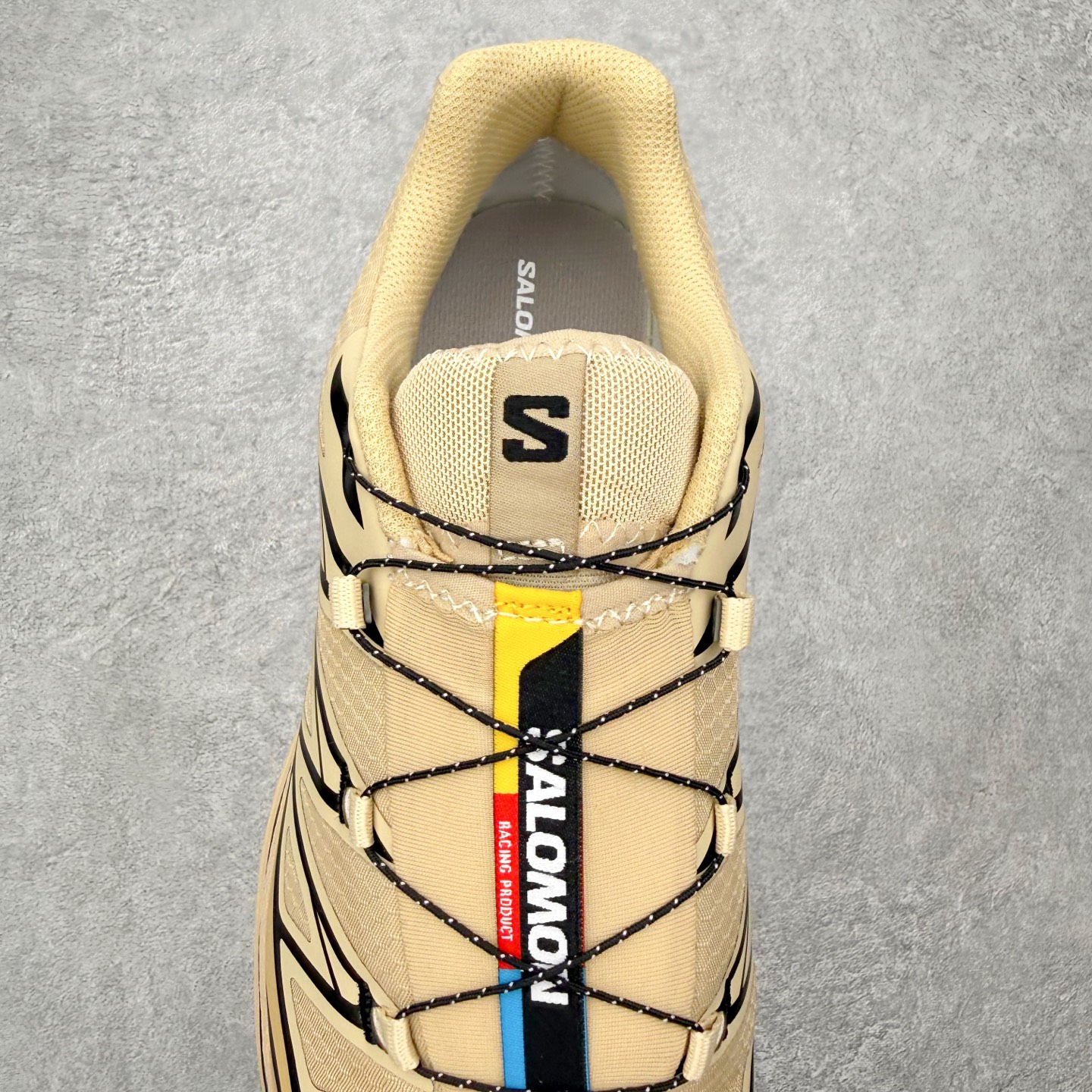 图片[5]-＃PK4.0 Salomon XT-6 萨洛蒙复古潮流户外机能登山跑鞋 纯原外贸平台特供订单 耗时半年巨作 全套原纸板楦头开发 原厂特供网布配套加持 确保原汁原味 完美呈现版型 原档数据独家私模五层组合大底 原装Ortholite轻量化鞋垫 中底布带钢印编号 原厂TPU锁扣 进口港宝加持 后跟自然饱满 还原公司包裹性 鞋面以“锯齿”状的包裹系统呈现 在基色底之下加入了各种色点缀 将公司的最新技术和时尚前卫的造型融入耐用的长跑款式中 鞋面由 TPU 薄膜制成 并焊接在高耐磨网眼上 使其既时尚又坚固 由 ACS底盘支撑 可增强稳定性和支撑力 以及由橡胶凸耳 Contragrip外底覆盖的 EVA 缓冲中底 旨在应对崎岖的地形 鞋舌上的彩色Salomon 标签、Quicklace 系统以及鞋头、鞋舌和鞋跟上的附加品牌使细节更加完美 让穿着者可以轻松驾驭户外与通勤下的任何运动生活场景 无缝鞋身户外随意纵横 颜值与脚感兼备 出街通勤 绝对非常吸睛 你值得拥有 尺码：36 36.5 37.5 38 38.5 39 40 40.5 41 42 42.5 43 44 44.5 45 注意：偏小1码-选品中心