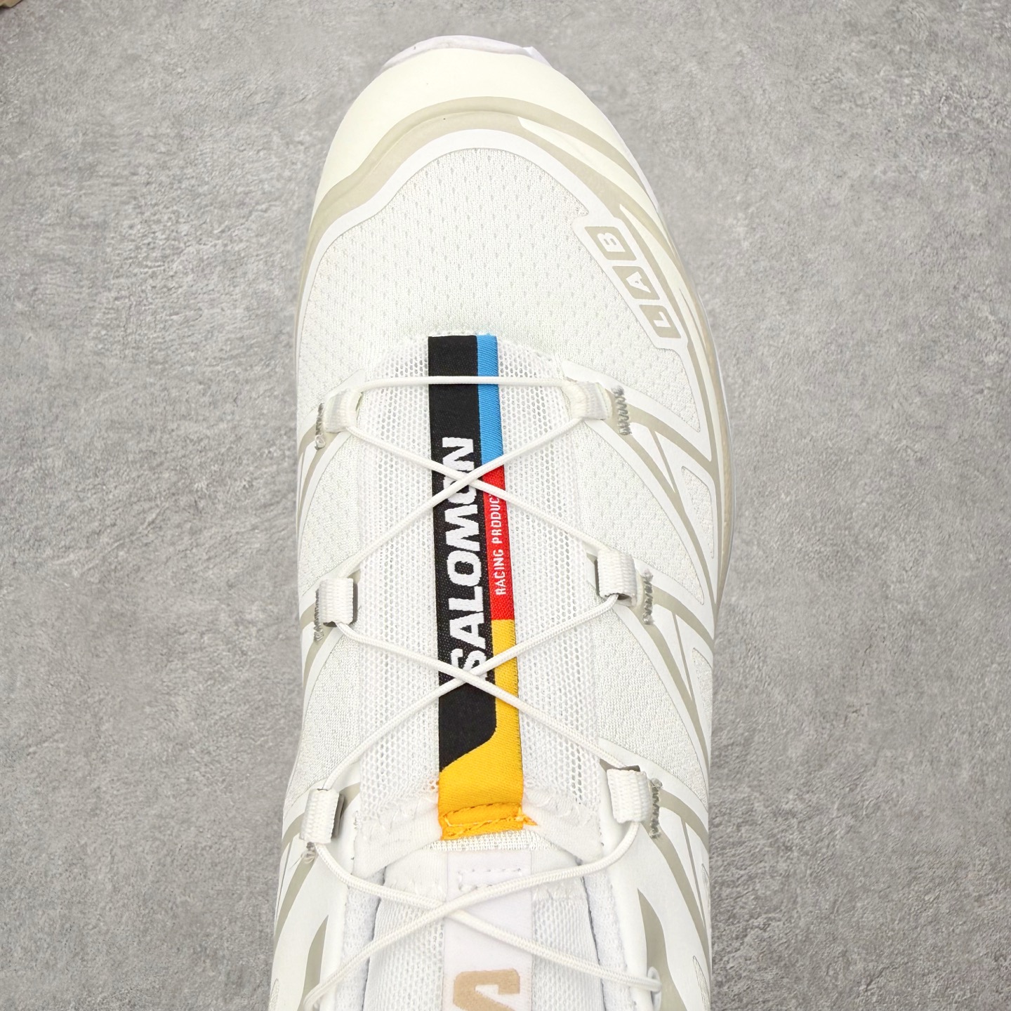 图片[4]-＃PK4.0 Salomon XT-6 萨洛蒙复古潮流户外机能登山跑鞋 纯原外贸平台特供订单 耗时半年巨作 全套原纸板楦头开发 原厂特供网布配套加持 确保原汁原味 完美呈现版型 原档数据独家私模五层组合大底 原装Ortholite轻量化鞋垫 中底布带钢印编号 原厂TPU锁扣 进口港宝加持 后跟自然饱满 还原公司包裹性 鞋面以“锯齿”状的包裹系统呈现 在基色底之下加入了各种色点缀 将公司的最新技术和时尚前卫的造型融入耐用的长跑款式中 鞋面由 TPU 薄膜制成 并焊接在高耐磨网眼上 使其既时尚又坚固 由 ACS底盘支撑 可增强稳定性和支撑力 以及由橡胶凸耳 Contragrip外底覆盖的 EVA 缓冲中底 旨在应对崎岖的地形 鞋舌上的彩色Salomon 标签、Quicklace 系统以及鞋头、鞋舌和鞋跟上的附加品牌使细节更加完美 让穿着者可以轻松驾驭户外与通勤下的任何运动生活场景 无缝鞋身户外随意纵横 颜值与脚感兼备 出街通勤 绝对非常吸睛 你值得拥有 尺码：36 36.5 37.5 38 38.5 39 40 40.5 41 42 42.5 43 44 44.5 45 注意：偏小1码-选品中心