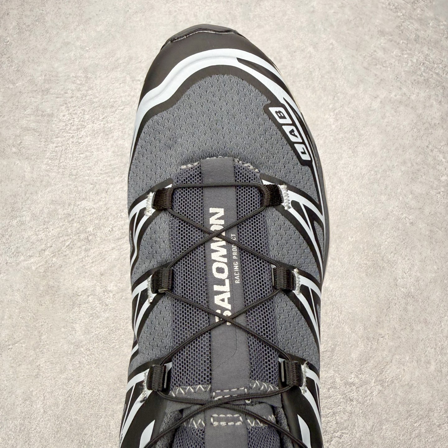 图片[4]-＃PK4.0 Salomon XT-6 萨洛蒙复古潮流户外机能登山跑鞋 纯原外贸平台特供订单 耗时半年巨作 全套原纸板楦头开发 原厂特供网布配套加持 确保原汁原味 完美呈现版型 原档数据独家私模五层组合大底 原装Ortholite轻量化鞋垫 中底布带钢印编号 原厂TPU锁扣 进口港宝加持 后跟自然饱满 还原公司包裹性 鞋面以“锯齿”状的包裹系统呈现 在基色底之下加入了各种色点缀 将公司的最新技术和时尚前卫的造型融入耐用的长跑款式中 鞋面由 TPU 薄膜制成 并焊接在高耐磨网眼上 使其既时尚又坚固 由 ACS底盘支撑 可增强稳定性和支撑力 以及由橡胶凸耳 Contragrip外底覆盖的 EVA 缓冲中底 旨在应对崎岖的地形 鞋舌上的彩色Salomon 标签、Quicklace 系统以及鞋头、鞋舌和鞋跟上的附加品牌使细节更加完美 让穿着者可以轻松驾驭户外与通勤下的任何运动生活场景 无缝鞋身户外随意纵横 颜值与脚感兼备 出街通勤 绝对非常吸睛 你值得拥有 尺码：36 36.5 37.5 38 38.5 39 40 40.5 41 42 42.5 43 44 44.5 45 注意：偏小1码-选品中心