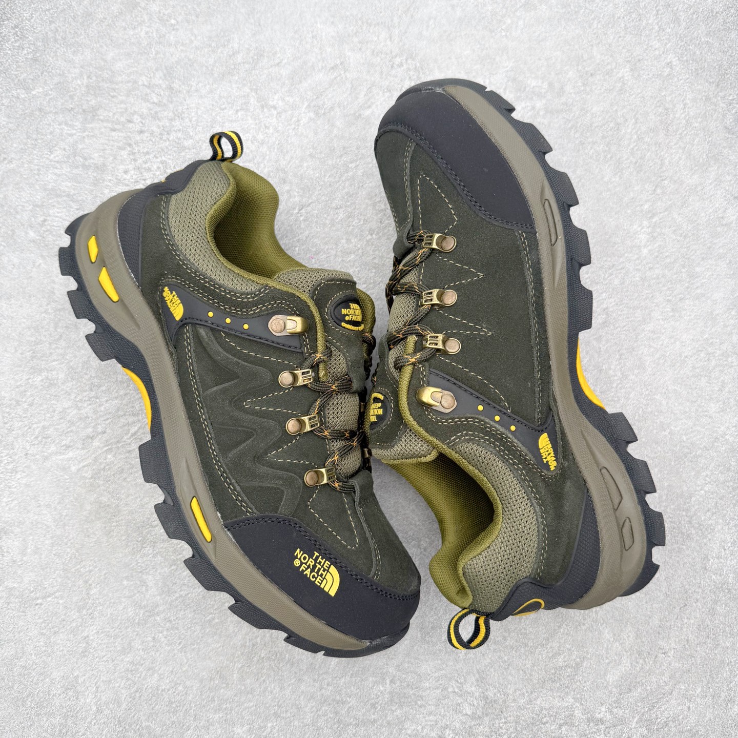 图片[3]-The North Face 北面乐斯菲斯户外运动休闲登山鞋越野徒步鞋 广东大厂品质 面料采用进口磨砂牛皮 鞋底采用Vibram黄金大底 专门为鞋底设计的橡胶以出色的耐磨性 良好的防滑性或得不少户外运动爱好者的喜欢 专业户外登山品牌（北面）The North Face自1966年创立，由两位热爱登山徒步的年轻登山者于美西旧金山开创，不断透过研发与创新，并且将最先进的技术结合在服装与鞋款设计，生产多种外型帅气且专业能力非常强的户外运动装备而备受欢迎。尺码：39-45（运动鞋码）-选品中心