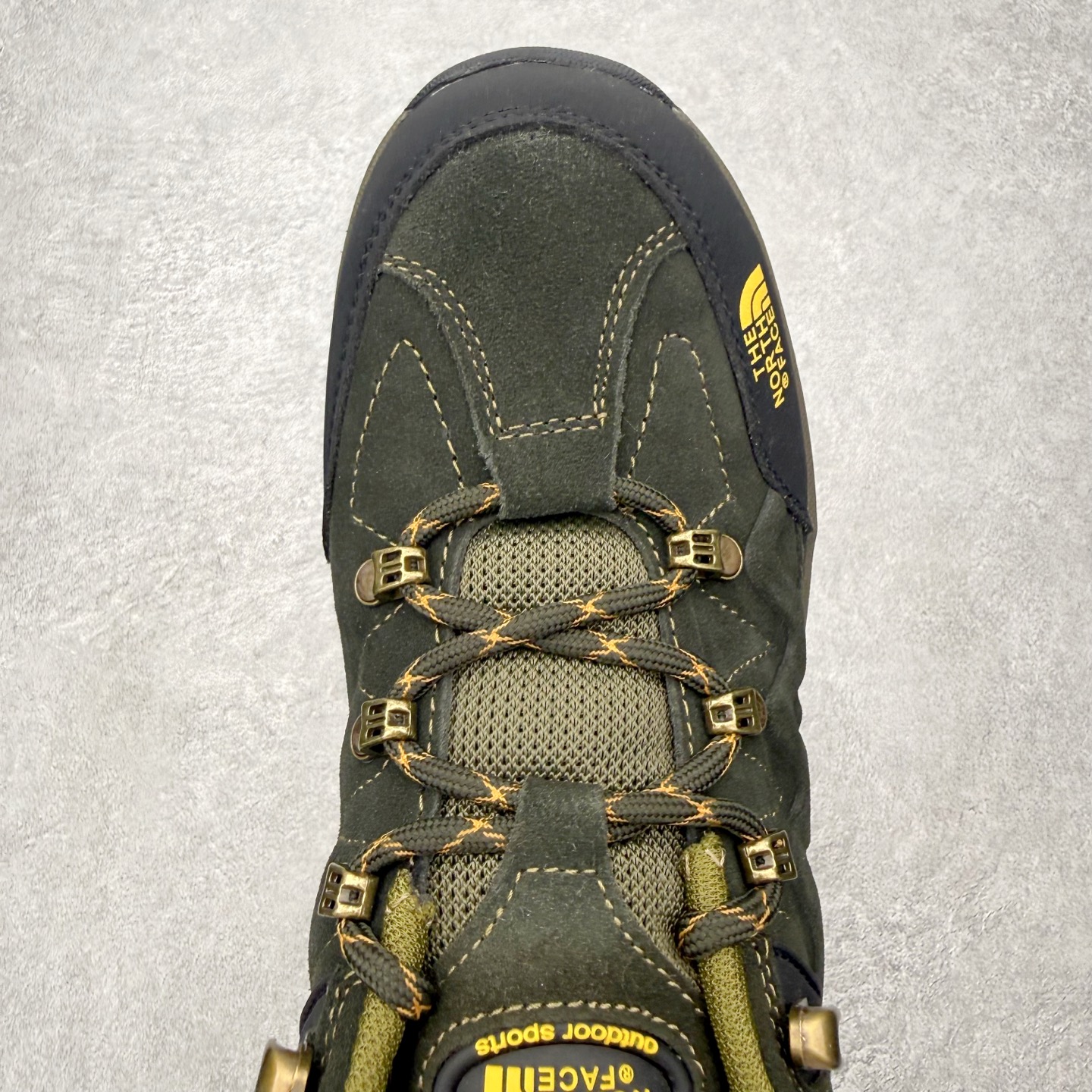 图片[4]-The North Face 北面乐斯菲斯户外运动休闲登山鞋越野徒步鞋 广东大厂品质 面料采用进口磨砂牛皮 鞋底采用Vibram黄金大底 专门为鞋底设计的橡胶以出色的耐磨性 良好的防滑性或得不少户外运动爱好者的喜欢 专业户外登山品牌（北面）The North Face自1966年创立，由两位热爱登山徒步的年轻登山者于美西旧金山开创，不断透过研发与创新，并且将最先进的技术结合在服装与鞋款设计，生产多种外型帅气且专业能力非常强的户外运动装备而备受欢迎。尺码：39-45（运动鞋码）-选品中心