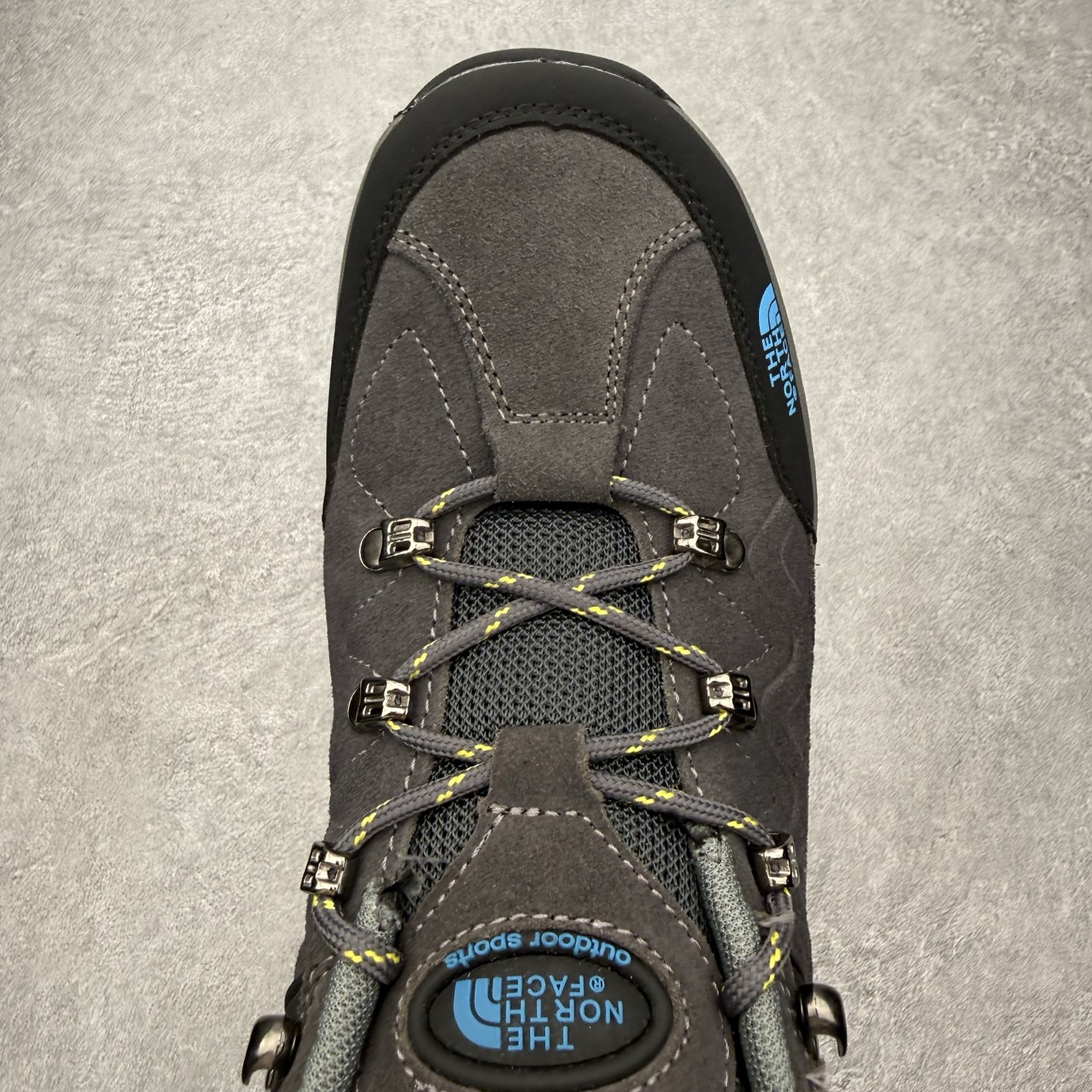 图片[4]-The North Face 北面乐斯菲斯户外运动休闲登山鞋越野徒步鞋 广东大厂品质 面料采用进口磨砂牛皮 鞋底采用Vibram黄金大底 专门为鞋底设计的橡胶以出色的耐磨性 良好的防滑性或得不少户外运动爱好者的喜欢 专业户外登山品牌（北面）The North Face自1966年创立，由两位热爱登山徒步的年轻登山者于美西旧金山开创，不断透过研发与创新，并且将最先进的技术结合在服装与鞋款设计，生产多种外型帅气且专业能力非常强的户外运动装备而备受欢迎。尺码：39-45（运动鞋码）-选品中心