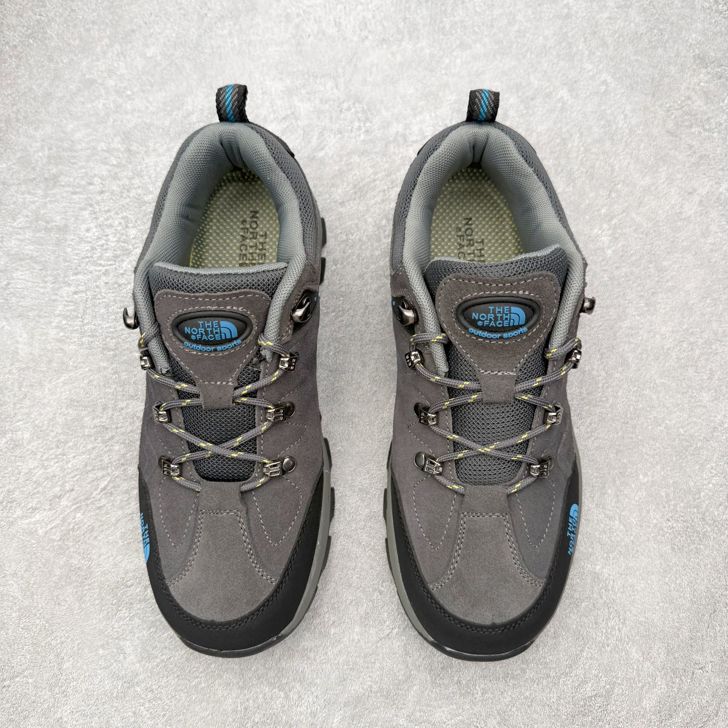 图片[2]-The North Face 北面乐斯菲斯户外运动休闲登山鞋越野徒步鞋 广东大厂品质 面料采用进口磨砂牛皮 鞋底采用Vibram黄金大底 专门为鞋底设计的橡胶以出色的耐磨性 良好的防滑性或得不少户外运动爱好者的喜欢 专业户外登山品牌（北面）The North Face自1966年创立，由两位热爱登山徒步的年轻登山者于美西旧金山开创，不断透过研发与创新，并且将最先进的技术结合在服装与鞋款设计，生产多种外型帅气且专业能力非常强的户外运动装备而备受欢迎。尺码：39-45（运动鞋码）-选品中心