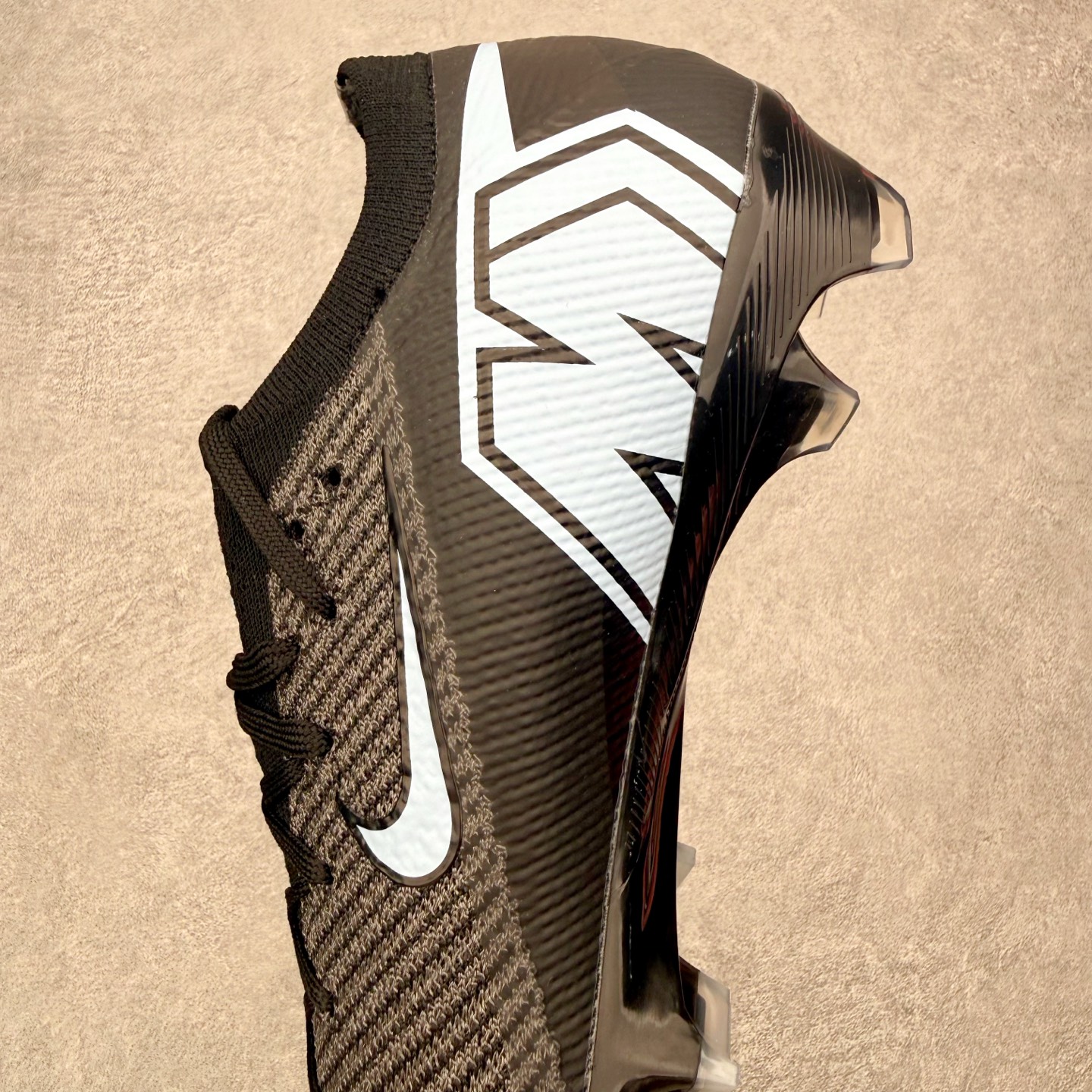 图片[7]-NK Mercurial Vapor Elite 刺客系列实战足球鞋 原代工厂出品 全进口机台生产设备 百分百采用优质原材料 严格按照工艺流程生产 确保每一双鞋都符合原厂标准 确保与原版无二 打造最纯粹的实战体验 高端的东西 品质全在细节里 全网品质最强足球鞋 没有之一（支持高强度实战）尺码：35 36 36.5 37.5 38 38.5 39 40 40.5 41 42 42.5 43 44 44.5 45-选品中心
