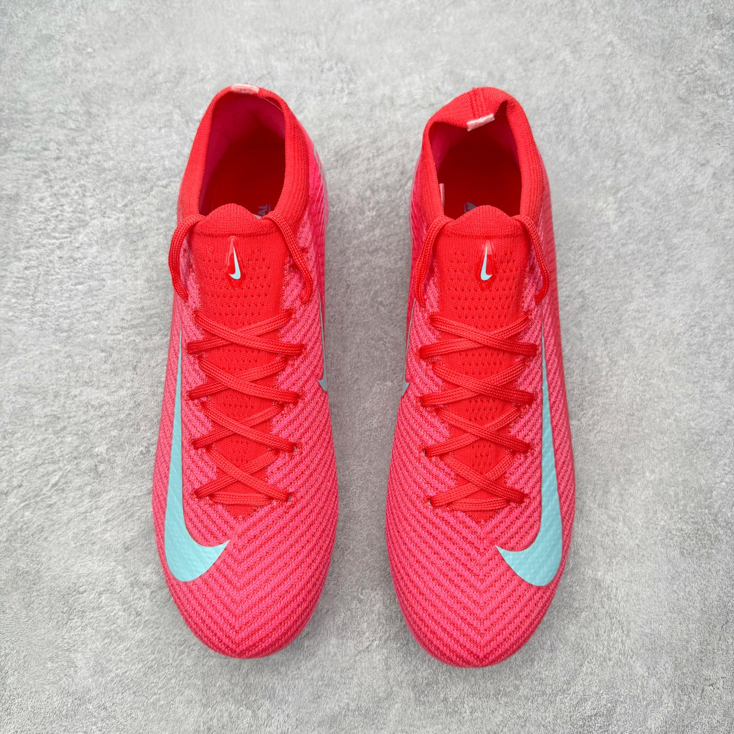 图片[2]-NK Mercurial Vapor Elite 刺客系列实战足球鞋 原代工厂出品 全进口机台生产设备 百分百采用优质原材料 严格按照工艺流程生产 确保每一双鞋都符合原厂标准 确保与原版无二 打造最纯粹的实战体验 高端的东西 品质全在细节里 全网品质最强足球鞋 没有之一（支持高强度实战）尺码：35 36 36.5 37.5 38 38.5 39 40 40.5 41 42 42.5 43 44 44.5 45-选品中心