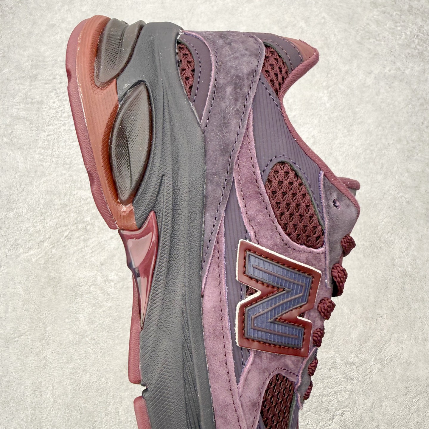 图片[6]-New Balance NB2010系列新百伦经典复古休闲运动板鞋 以ENCAP中底配以升级版 N-ERGY缓震物料 鞋面则采用特色的柔软麂皮搭以NewBalance经典的尼龙网布 低调中还原跑鞋本真 更年轻化的设计理念与材质 让新世代青年得以用全新视角体验经典鞋款的传奇魅力尺码：36 37 37.5 38 38.5 39.5 40 40.5 41.5 42 42.5 43 44 45-选品中心