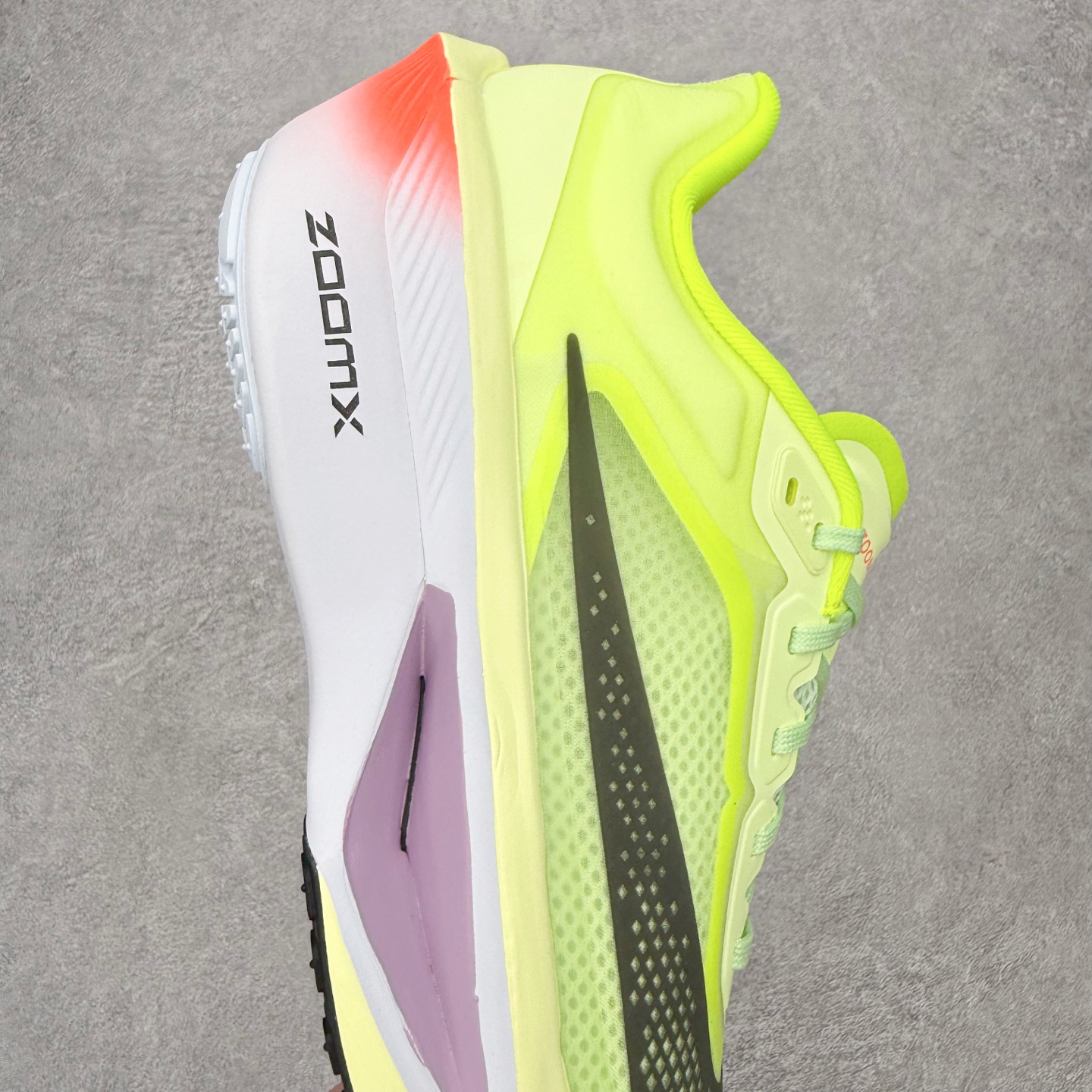 图片[6]-＃QD纯原 NK ZoomX Invincible Run Flyknit 6 马拉松六代轻量跑鞋飞织低帮休闲运动慢跑鞋 FN8454-701 青岛原单 实体平台特供批次 全网唯一支持实战的跑鞋 原档案数据开发原厂网纱 正确高频花纹 前后掌内置Zoom Air气垫 原装MD大底 脚感完美还原 原盒原配 QC检验、钢印 俱全 原底科技 同步原版 脚感堪比Boost 实拍调校N版已经零色差零失真 百分百还原实物色彩所见即所得 不存在货不对板色差等低级问题 选购参考实物拍摄 不混卖不参货 只用心做好货严格选品 承诺混一赔十 尺码：36 36.5 37.5 38 38.5 39 40 40.5 41 42 42.5 43 44 44.5 45-选品中心