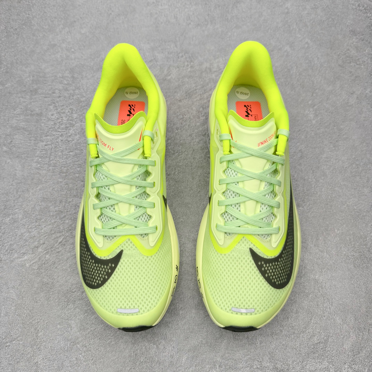 图片[2]-＃QD纯原 NK ZoomX Invincible Run Flyknit 6 马拉松六代轻量跑鞋飞织低帮休闲运动慢跑鞋 FN8454-701 青岛原单 实体平台特供批次 全网唯一支持实战的跑鞋 原档案数据开发原厂网纱 正确高频花纹 前后掌内置Zoom Air气垫 原装MD大底 脚感完美还原 原盒原配 QC检验、钢印 俱全 原底科技 同步原版 脚感堪比Boost 实拍调校N版已经零色差零失真 百分百还原实物色彩所见即所得 不存在货不对板色差等低级问题 选购参考实物拍摄 不混卖不参货 只用心做好货严格选品 承诺混一赔十 尺码：36 36.5 37.5 38 38.5 39 40 40.5 41 42 42.5 43 44 44.5 45-选品中心