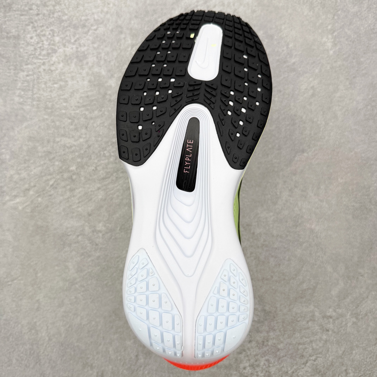 图片[9]-＃QD纯原 NK ZoomX Invincible Run Flyknit 6 马拉松六代轻量跑鞋飞织低帮休闲运动慢跑鞋 FN8454-701 青岛原单 实体平台特供批次 全网唯一支持实战的跑鞋 原档案数据开发原厂网纱 正确高频花纹 前后掌内置Zoom Air气垫 原装MD大底 脚感完美还原 原盒原配 QC检验、钢印 俱全 原底科技 同步原版 脚感堪比Boost 实拍调校N版已经零色差零失真 百分百还原实物色彩所见即所得 不存在货不对板色差等低级问题 选购参考实物拍摄 不混卖不参货 只用心做好货严格选品 承诺混一赔十 尺码：36 36.5 37.5 38 38.5 39 40 40.5 41 42 42.5 43 44 44.5 45-选品中心