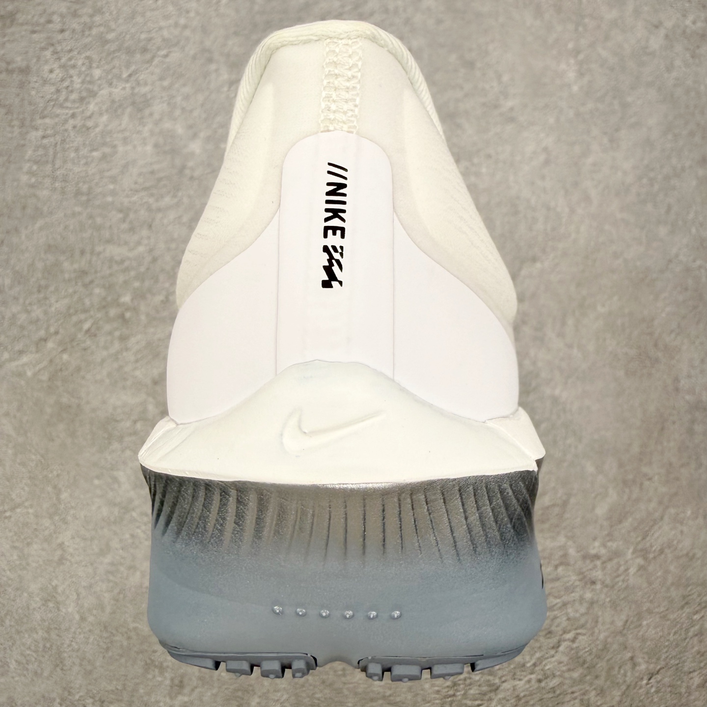 图片[8]-＃QD纯原 NK ZoomX Invincible Run Flyknit 6 马拉松六代轻量跑鞋飞织低帮休闲运动慢跑鞋 FN8454-104 青岛原单 实体平台特供批次 全网唯一支持实战的跑鞋 原档案数据开发原厂网纱 正确高频花纹 前后掌内置Zoom Air气垫 原装MD大底 脚感完美还原 原盒原配 QC检验、钢印 俱全 原底科技 同步原版 脚感堪比Boost 实拍调校N版已经零色差零失真 百分百还原实物色彩所见即所得 不存在货不对板色差等低级问题 选购参考实物拍摄 不混卖不参货 只用心做好货严格选品 承诺混一赔十 尺码：36 36.5 37.5 38 38.5 39 40 40.5 41 42 42.5 43 44 44.5 45-选品中心