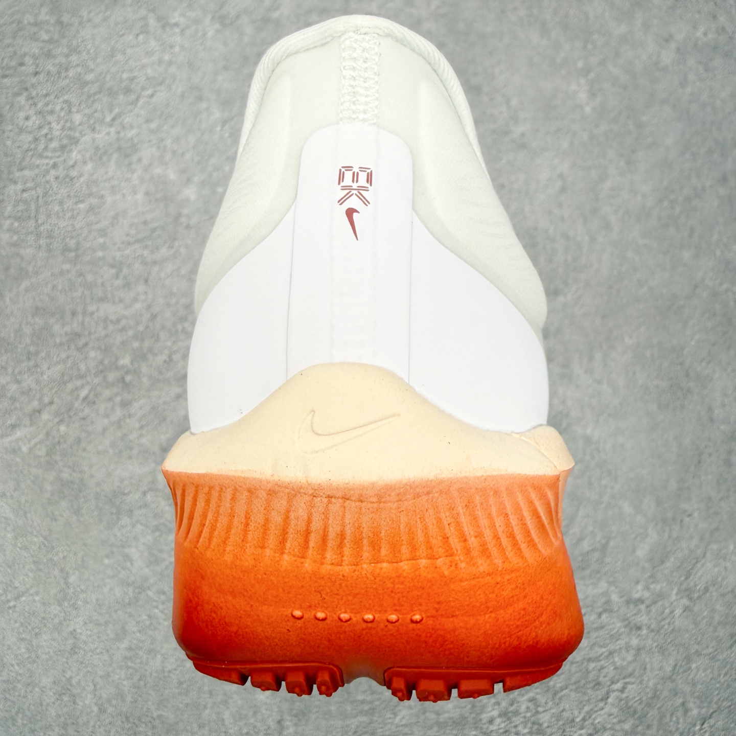 图片[8]-＃QD纯原 NK ZoomX Invincible Run Flyknit 6 马拉松六代轻量跑鞋飞织低帮休闲运动慢跑鞋 IB6657-108 青岛原单 实体平台特供批次 全网唯一支持实战的跑鞋 原档案数据开发原厂网纱 正确高频花纹 前后掌内置Zoom Air气垫 原装MD大底 脚感完美还原 原盒原配 QC检验、钢印 俱全 原底科技 同步原版 脚感堪比Boost 实拍调校N版已经零色差零失真 百分百还原实物色彩所见即所得 不存在货不对板色差等低级问题 选购参考实物拍摄 不混卖不参货 只用心做好货严格选品 承诺混一赔十 尺码：36 36.5 37.5 38 38.5 39 40 40.5 41 42 42.5 43 44 44.5 45-选品中心