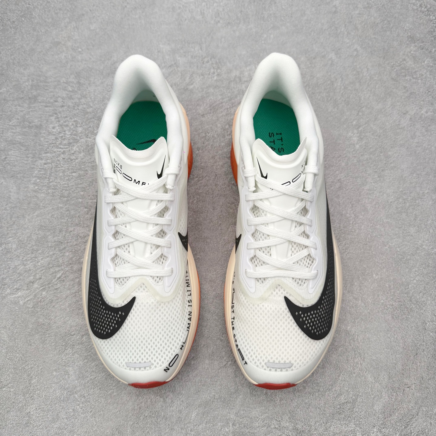 图片[2]-＃QD纯原 NK ZoomX Invincible Run Flyknit 6 马拉松六代轻量跑鞋飞织低帮休闲运动慢跑鞋 IB6657-108 青岛原单 实体平台特供批次 全网唯一支持实战的跑鞋 原档案数据开发原厂网纱 正确高频花纹 前后掌内置Zoom Air气垫 原装MD大底 脚感完美还原 原盒原配 QC检验、钢印 俱全 原底科技 同步原版 脚感堪比Boost 实拍调校N版已经零色差零失真 百分百还原实物色彩所见即所得 不存在货不对板色差等低级问题 选购参考实物拍摄 不混卖不参货 只用心做好货严格选品 承诺混一赔十 尺码：36 36.5 37.5 38 38.5 39 40 40.5 41 42 42.5 43 44 44.5 45-选品中心