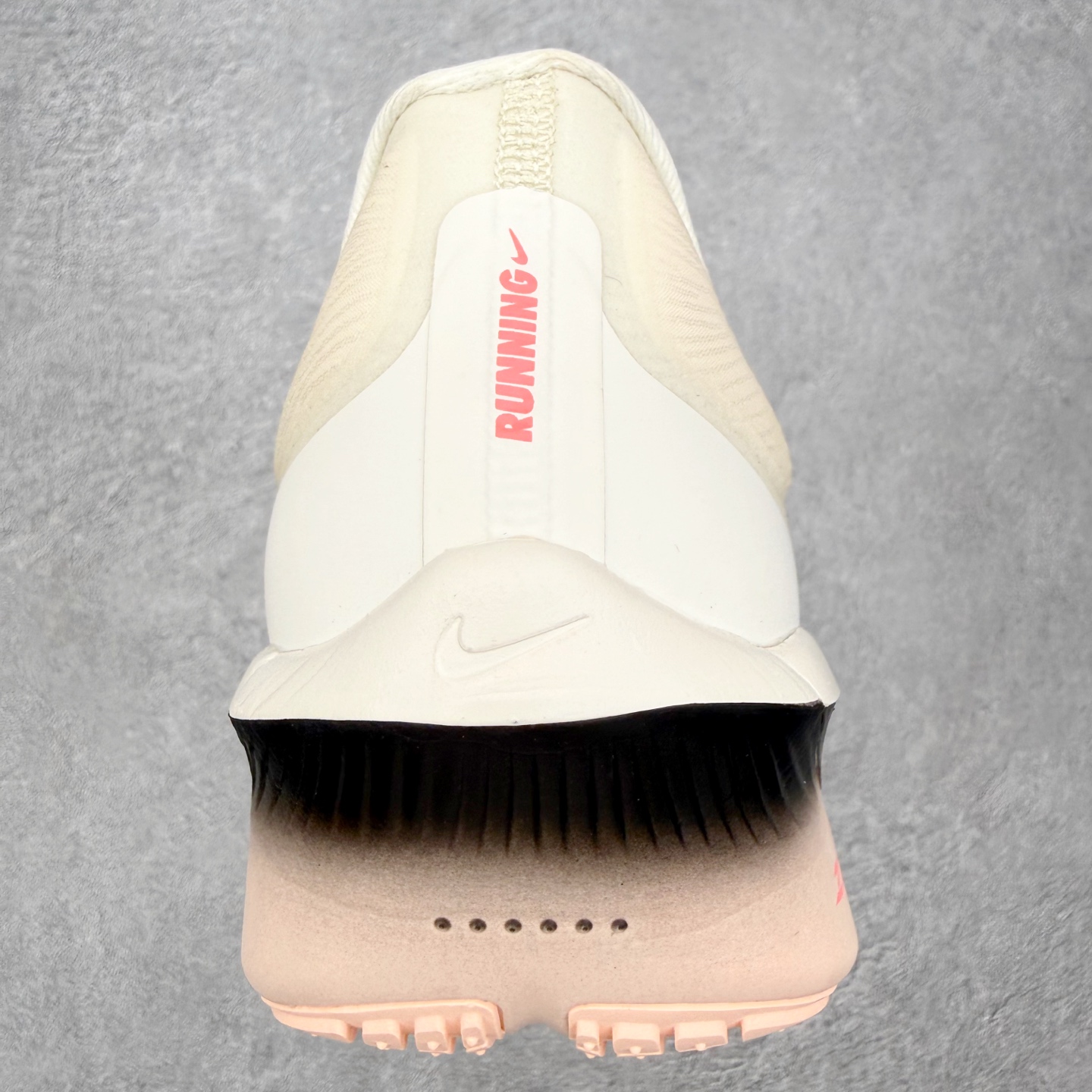 图片[8]-＃QD纯原 NK ZoomX Invincible Run Flyknit 6 马拉松六代轻量跑鞋飞织低帮休闲运动慢跑鞋 FN8455-102 青岛原单 实体平台特供批次 全网唯一支持实战的跑鞋 原档案数据开发原厂网纱 正确高频花纹 前后掌内置Zoom Air气垫 原装MD大底 脚感完美还原 原盒原配 QC检验、钢印 俱全 原底科技 同步原版 脚感堪比Boost 实拍调校N版已经零色差零失真 百分百还原实物色彩所见即所得 不存在货不对板色差等低级问题 选购参考实物拍摄 不混卖不参货 只用心做好货严格选品 承诺混一赔十 尺码：36 36.5 37.5 38 38.5 39 40 40.5 41 42 42.5 43 44 44.5 45-选品中心