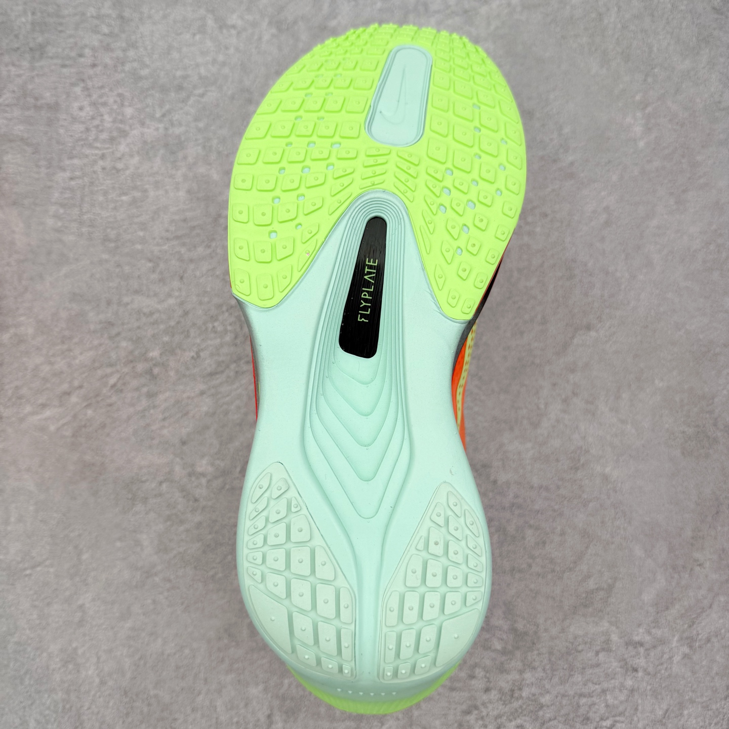 图片[9]-＃QD纯原 NK ZoomX Invincible Run Flyknit 6 马拉松六代轻量跑鞋飞织低帮休闲运动慢跑鞋 FN8454-601 青岛原单 实体平台特供批次 全网唯一支持实战的跑鞋 原档案数据开发原厂网纱 正确高频花纹 前后掌内置Zoom Air气垫 原装MD大底 脚感完美还原 原盒原配 QC检验、钢印 俱全 原底科技 同步原版 脚感堪比Boost 实拍调校N版已经零色差零失真 百分百还原实物色彩所见即所得 不存在货不对板色差等低级问题 选购参考实物拍摄 不混卖不参货 只用心做好货严格选品 承诺混一赔十 尺码：36 36.5 37.5 38 38.5 39 40 40.5 41 42 42.5 43 44 44.5 45-选品中心