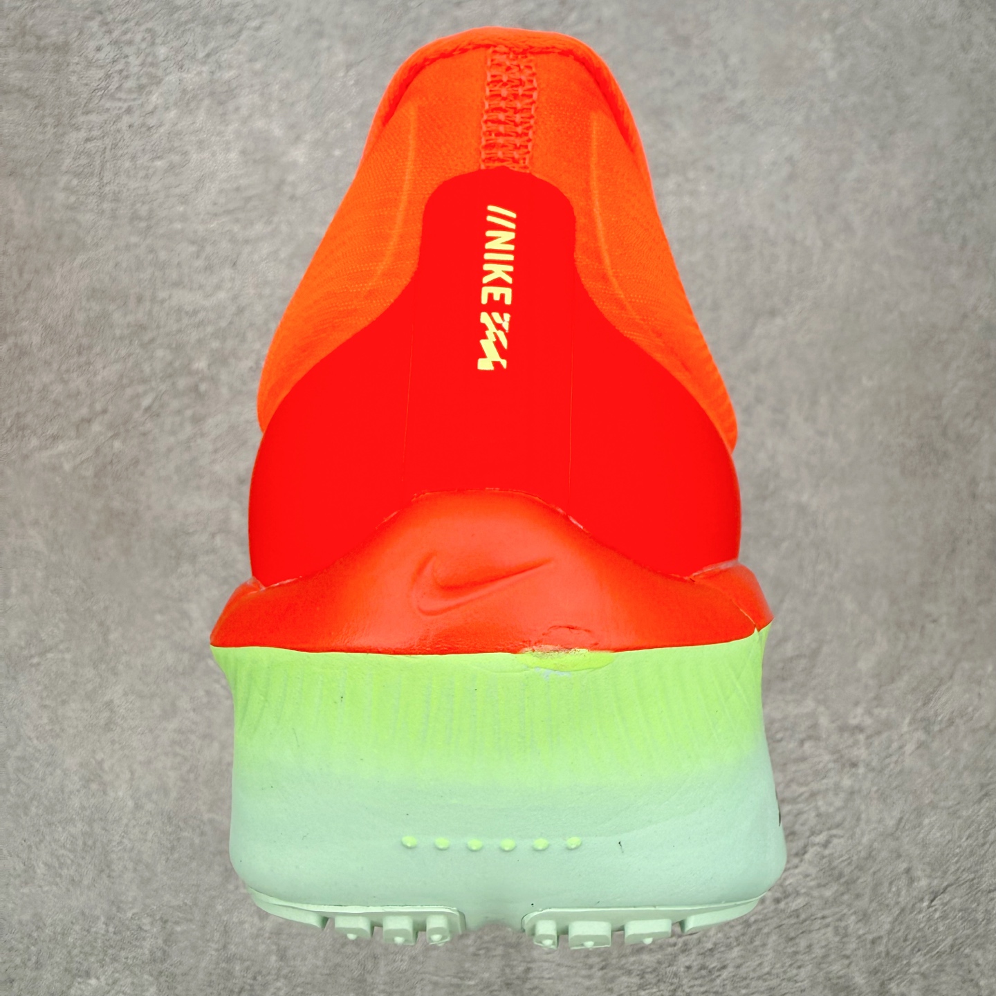 图片[8]-＃QD纯原 NK ZoomX Invincible Run Flyknit 6 马拉松六代轻量跑鞋飞织低帮休闲运动慢跑鞋 FN8454-601 青岛原单 实体平台特供批次 全网唯一支持实战的跑鞋 原档案数据开发原厂网纱 正确高频花纹 前后掌内置Zoom Air气垫 原装MD大底 脚感完美还原 原盒原配 QC检验、钢印 俱全 原底科技 同步原版 脚感堪比Boost 实拍调校N版已经零色差零失真 百分百还原实物色彩所见即所得 不存在货不对板色差等低级问题 选购参考实物拍摄 不混卖不参货 只用心做好货严格选品 承诺混一赔十 尺码：36 36.5 37.5 38 38.5 39 40 40.5 41 42 42.5 43 44 44.5 45-选品中心