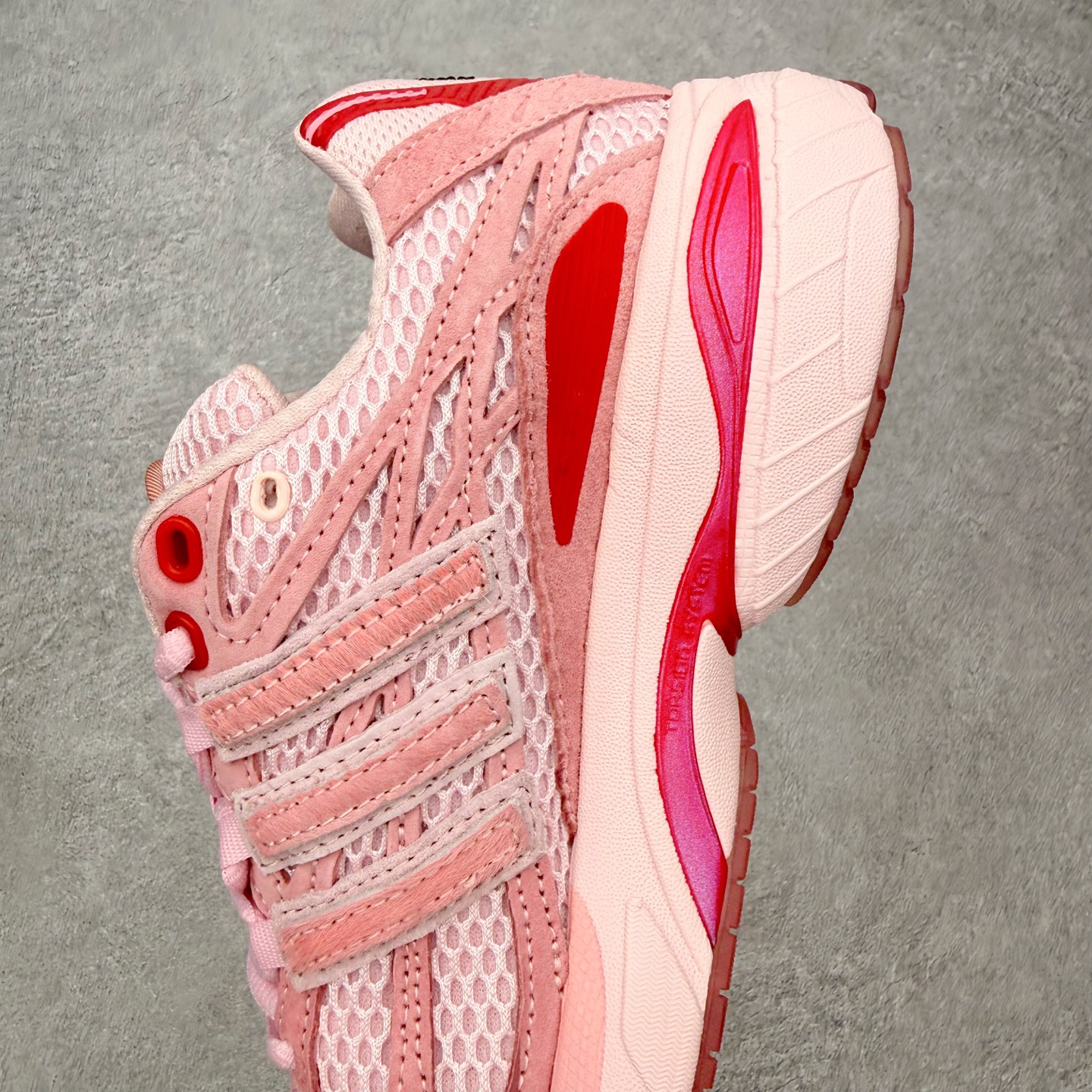图片[6]-＃HZ Unheardof x AD Originals Adistar Cushion 3 舒适百搭防滑耐磨低帮休闲跑步鞋 联名粉红色 JS2974 实拍调校N版已经零色差零失真 百分百还原实物色彩所见即所得 不存在货不对板色差等低级问题 选购参考实物拍摄 不混卖不参货 只用心做好货严格选品 承诺混一赔十 尺码：36 36.5 37.5 38 38.5 39 40 40.5 41 42 42.5 43 44 44.5 45-选品中心
