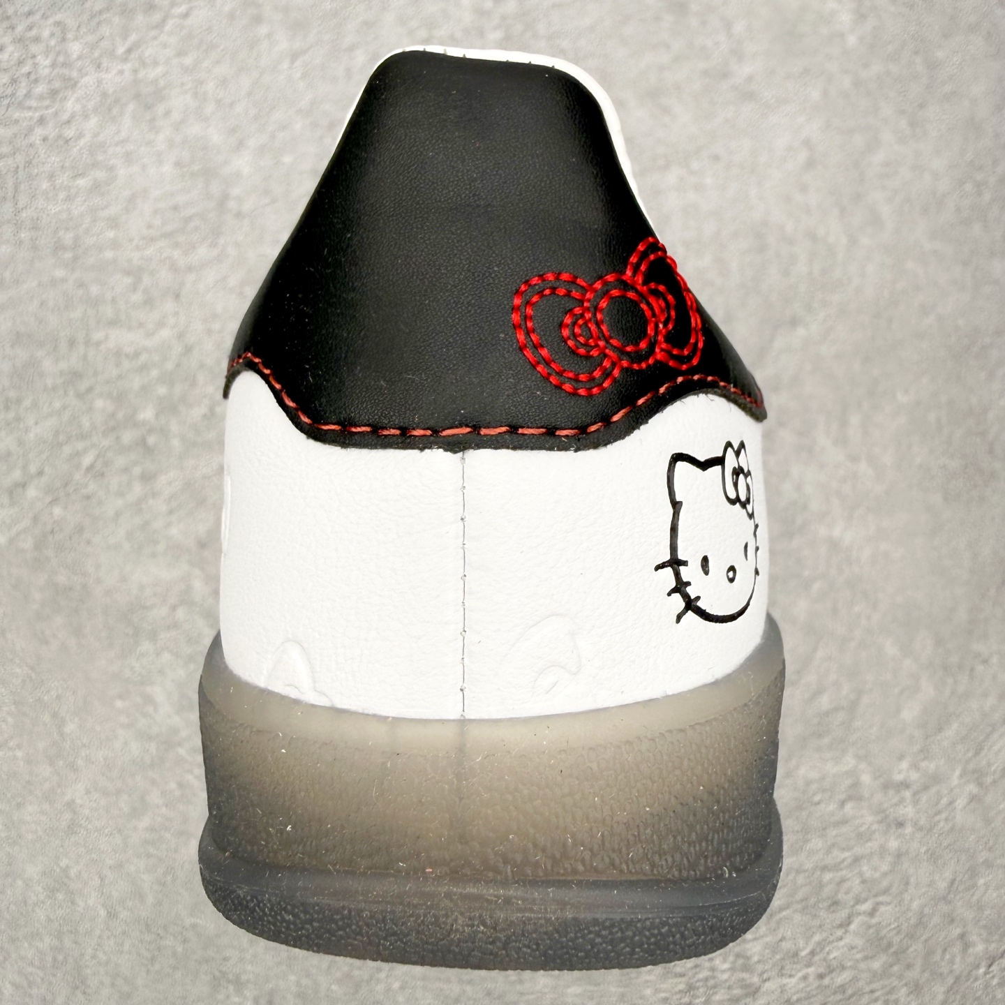 图片[8]-＃HZ AD Original Gazelle Indoor Trainers 瞪羚室内鞋系列低帮复古百搭休闲运动德训风板鞋 II0013 口碑大厂出品 全网最全AD系列 品控大底版型不断改良更新 全套原纸板楦头开发 确保原汁原味 完美呈现桑巴版型 长期补货超性价比特供批次 原厂定制长毛翻毛皮组合环保纤维革鞋面材质 内置环保海玻璃鞋垫 外置RB橡胶大底 产品品控稳定性领先行业 原厂全套原楦原纸板冲刀磨具开发 原厂皮料加持 原厂港宝加持定型后跟R度完美 将复古进行到底 简约流畅 三十年不变经典 这款Gazelle运动鞋 无论面料、配色、质感或设计 都只在重现其1991年原款的经典 皮革鞋面 撞色三条纹和鞋跟标的设计 力求呈现90年代的经典复古风潮 Samba火热的同时 也带动了其它的复古鞋型 Gazelle便是其中一只 Gazelle Indoor拥有包边更宽的T字型鞋头 更好的保护运动员的前掌 浓浓的复古氛围感 非常适合现在流行的Cleanfit风格 尺码：36 36⅔ 37⅓ 38 38⅔ 39⅓ 40 40⅔ 41⅓ 42 42⅔ 43⅓ 44 44⅔ 45-选品中心