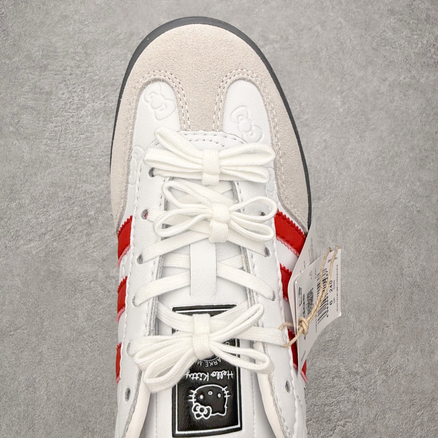 图片[4]-＃HZ AD Original Gazelle Indoor Trainers 瞪羚室内鞋系列低帮复古百搭休闲运动德训风板鞋 II0013 口碑大厂出品 全网最全AD系列 品控大底版型不断改良更新 全套原纸板楦头开发 确保原汁原味 完美呈现桑巴版型 长期补货超性价比特供批次 原厂定制长毛翻毛皮组合环保纤维革鞋面材质 内置环保海玻璃鞋垫 外置RB橡胶大底 产品品控稳定性领先行业 原厂全套原楦原纸板冲刀磨具开发 原厂皮料加持 原厂港宝加持定型后跟R度完美 将复古进行到底 简约流畅 三十年不变经典 这款Gazelle运动鞋 无论面料、配色、质感或设计 都只在重现其1991年原款的经典 皮革鞋面 撞色三条纹和鞋跟标的设计 力求呈现90年代的经典复古风潮 Samba火热的同时 也带动了其它的复古鞋型 Gazelle便是其中一只 Gazelle Indoor拥有包边更宽的T字型鞋头 更好的保护运动员的前掌 浓浓的复古氛围感 非常适合现在流行的Cleanfit风格 尺码：36 36⅔ 37⅓ 38 38⅔ 39⅓ 40 40⅔ 41⅓ 42 42⅔ 43⅓ 44 44⅔ 45-选品中心