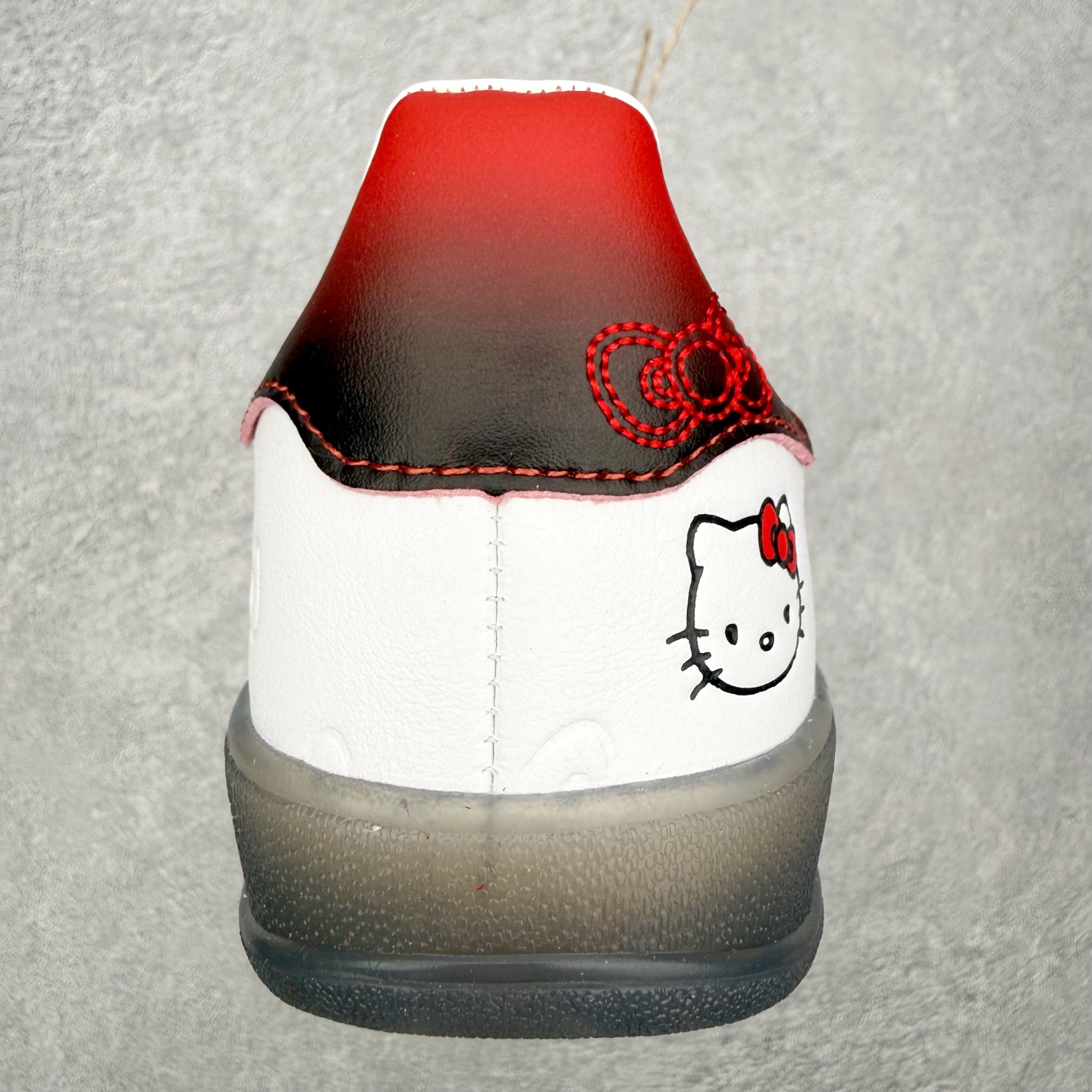 图片[8]-＃HZ AD Original Gazelle Indoor Trainers 瞪羚室内鞋系列低帮复古百搭休闲运动德训风板鞋 II0013 口碑大厂出品 全网最全AD系列 品控大底版型不断改良更新 全套原纸板楦头开发 确保原汁原味 完美呈现桑巴版型 长期补货超性价比特供批次 原厂定制长毛翻毛皮组合环保纤维革鞋面材质 内置环保海玻璃鞋垫 外置RB橡胶大底 产品品控稳定性领先行业 原厂全套原楦原纸板冲刀磨具开发 原厂皮料加持 原厂港宝加持定型后跟R度完美 将复古进行到底 简约流畅 三十年不变经典 这款Gazelle运动鞋 无论面料、配色、质感或设计 都只在重现其1991年原款的经典 皮革鞋面 撞色三条纹和鞋跟标的设计 力求呈现90年代的经典复古风潮 Samba火热的同时 也带动了其它的复古鞋型 Gazelle便是其中一只 Gazelle Indoor拥有包边更宽的T字型鞋头 更好的保护运动员的前掌 浓浓的复古氛围感 非常适合现在流行的Cleanfit风格 尺码：36 36⅔ 37⅓ 38 38⅔ 39⅓ 40 40⅔ 41⅓ 42 42⅔ 43⅓ 44 44⅔ 45-选品中心