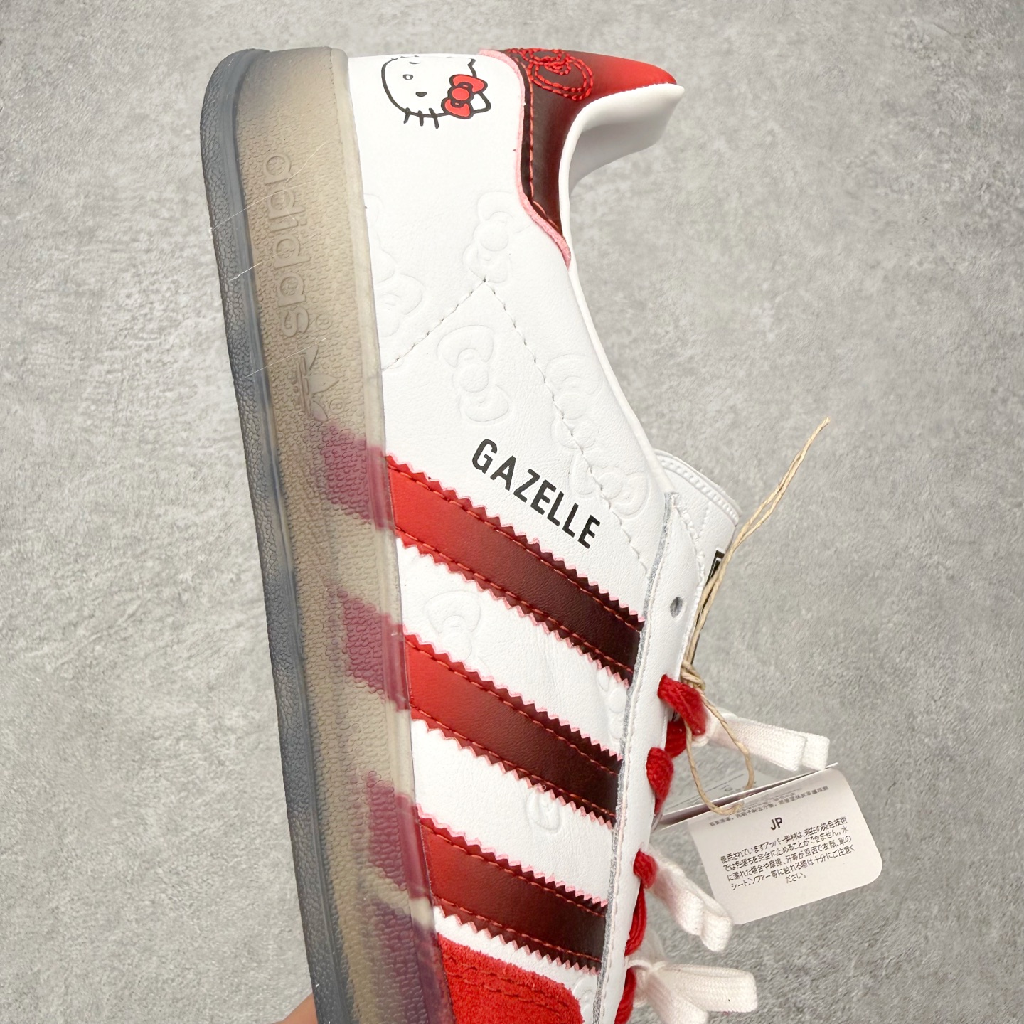 图片[6]-＃HZ AD Original Gazelle Indoor Trainers 瞪羚室内鞋系列低帮复古百搭休闲运动德训风板鞋 II0013 口碑大厂出品 全网最全AD系列 品控大底版型不断改良更新 全套原纸板楦头开发 确保原汁原味 完美呈现桑巴版型 长期补货超性价比特供批次 原厂定制长毛翻毛皮组合环保纤维革鞋面材质 内置环保海玻璃鞋垫 外置RB橡胶大底 产品品控稳定性领先行业 原厂全套原楦原纸板冲刀磨具开发 原厂皮料加持 原厂港宝加持定型后跟R度完美 将复古进行到底 简约流畅 三十年不变经典 这款Gazelle运动鞋 无论面料、配色、质感或设计 都只在重现其1991年原款的经典 皮革鞋面 撞色三条纹和鞋跟标的设计 力求呈现90年代的经典复古风潮 Samba火热的同时 也带动了其它的复古鞋型 Gazelle便是其中一只 Gazelle Indoor拥有包边更宽的T字型鞋头 更好的保护运动员的前掌 浓浓的复古氛围感 非常适合现在流行的Cleanfit风格 尺码：36 36⅔ 37⅓ 38 38⅔ 39⅓ 40 40⅔ 41⅓ 42 42⅔ 43⅓ 44 44⅔ 45-选品中心