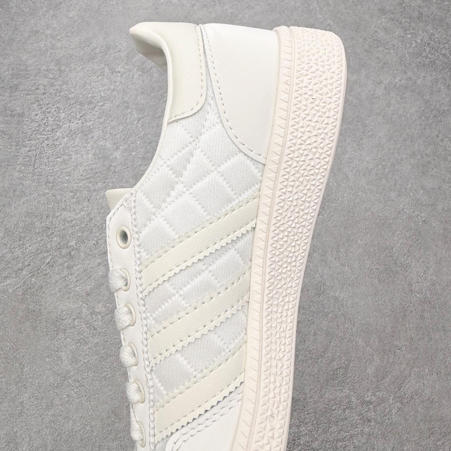 图片[7]-＃HZ AD Originals Handball SPZL 手球运动员系列百搭休闲运动板鞋 KJ0854 口碑大厂出品 全网最全AD系列 品控大底版型不断改良更新 全套原纸板楦头开发 确保原汁原味 完美呈现版型 这款来自阿迪达斯的这款HANDBALL SPZL前身是一双手球运动鞋，这一次拿来复刻，所以鞋面的主要色彩选用了黑色， 鞋面外侧除了Spezial字母之外还有三叶草标志。Handball SPZL作为复古手球训练鞋与作为室内足球鞋的Samba有着异曲同工之处，但是质感更为出众的鞋身以及丰富的配色选择比起Samba来讲可以说是更胜一筹了！尺码：36 36⅔ 37⅓ 38 38⅔ 39⅓ 40 40⅔ 41⅓ 42 42⅔ 43⅓ 44 44⅔ 45-选品中心