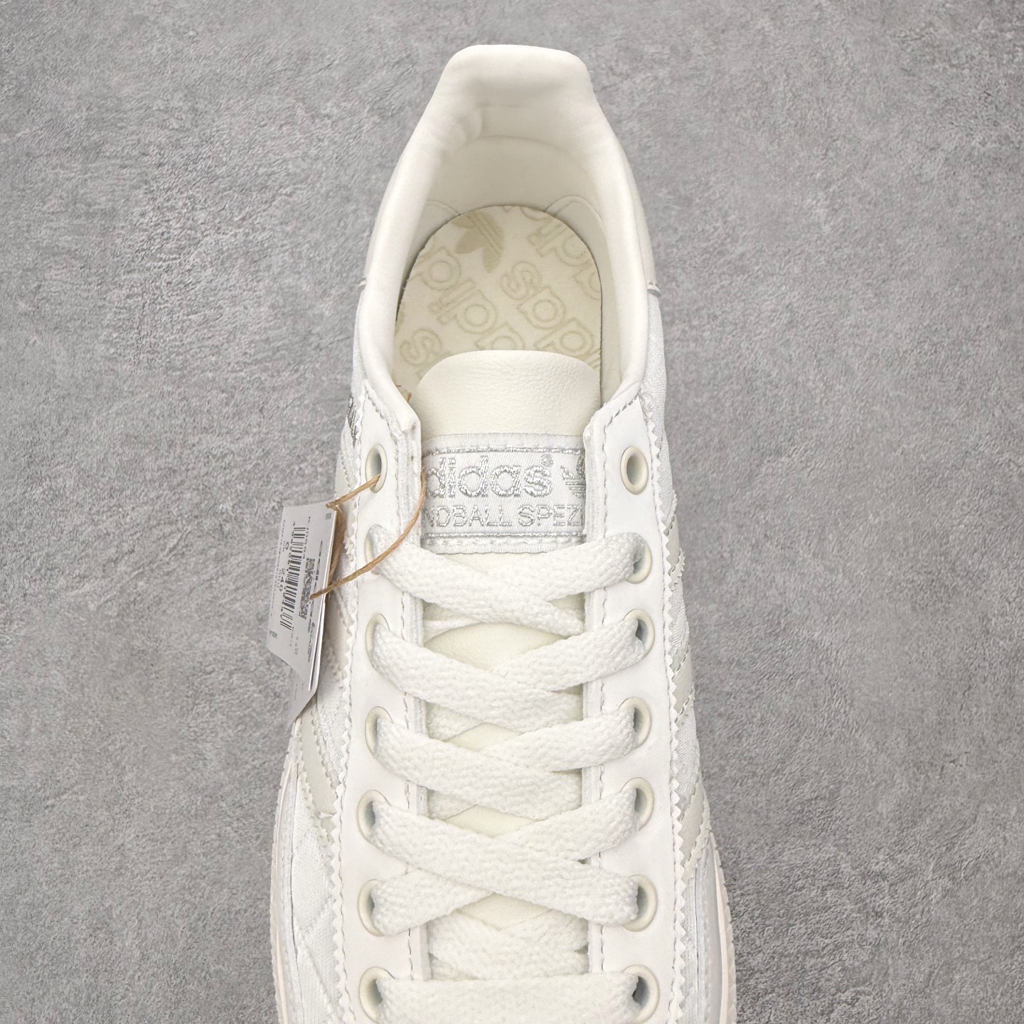 图片[5]-＃HZ AD Originals Handball SPZL 手球运动员系列百搭休闲运动板鞋 KJ0854 口碑大厂出品 全网最全AD系列 品控大底版型不断改良更新 全套原纸板楦头开发 确保原汁原味 完美呈现版型 这款来自阿迪达斯的这款HANDBALL SPZL前身是一双手球运动鞋，这一次拿来复刻，所以鞋面的主要色彩选用了黑色， 鞋面外侧除了Spezial字母之外还有三叶草标志。Handball SPZL作为复古手球训练鞋与作为室内足球鞋的Samba有着异曲同工之处，但是质感更为出众的鞋身以及丰富的配色选择比起Samba来讲可以说是更胜一筹了！尺码：36 36⅔ 37⅓ 38 38⅔ 39⅓ 40 40⅔ 41⅓ 42 42⅔ 43⅓ 44 44⅔ 45-选品中心