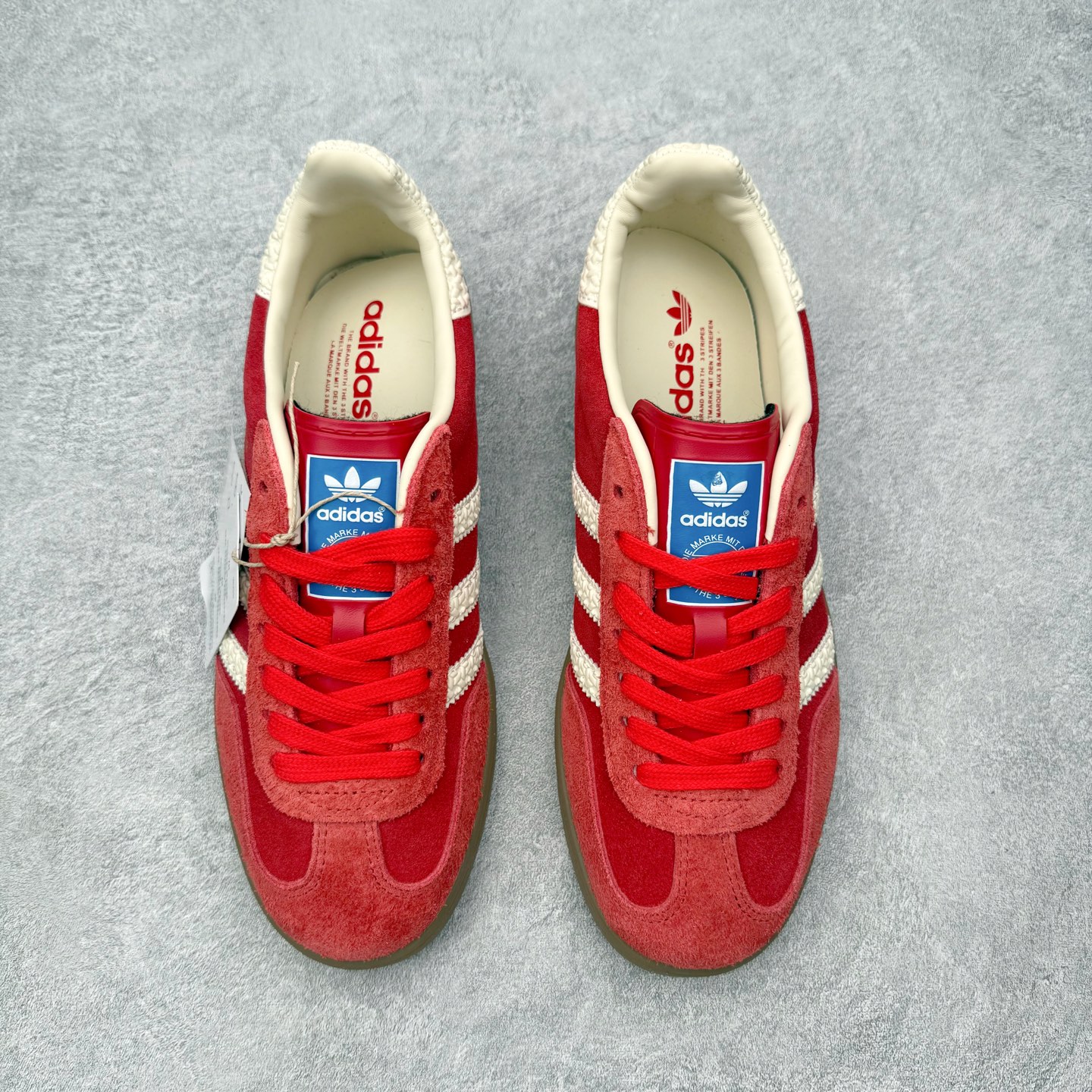 图片[2]-＃HZ AD Original Gazelle Indoor Trainers 瞪羚室内鞋系列低帮复古百搭休闲运动德训风板鞋 IF1808 口碑大厂出品 全网最全AD系列 品控大底版型不断改良更新 全套原纸板楦头开发 确保原汁原味 完美呈现桑巴版型 长期补货超性价比特供批次 原厂定制长毛翻毛皮组合环保纤维革鞋面材质 内置环保海玻璃鞋垫 外置RB橡胶大底 产品品控稳定性领先行业 原厂全套原楦原纸板冲刀磨具开发 原厂皮料加持 原厂港宝加持定型后跟R度完美 将复古进行到底 简约流畅 三十年不变经典 这款Gazelle运动鞋 无论面料、配色、质感或设计 都只在重现其1991年原款的经典 皮革鞋面 撞色三条纹和鞋跟标的设计 力求呈现90年代的经典复古风潮 Samba火热的同时 也带动了其它的复古鞋型 Gazelle便是其中一只 Gazelle Indoor拥有包边更宽的T字型鞋头 更好的保护运动员的前掌 浓浓的复古氛围感 非常适合现在流行的Cleanfit风格 尺码：36 36⅔ 37⅓ 38 38⅔ 39⅓ 40 40⅔ 41⅓ 42 42⅔ 43⅓ 44 44⅔ 45-选品中心