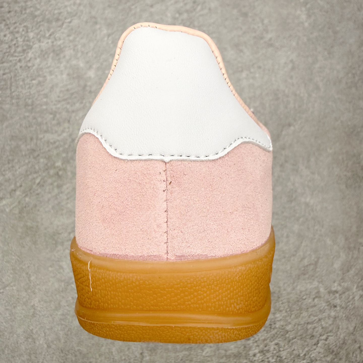 图片[8]-＃HZ AD Original Gazelle Indoor Trainers 瞪羚室内鞋系列低帮复古百搭休闲运动德训风板鞋 IH5484 口碑大厂出品 全网最全AD系列 品控大底版型不断改良更新 全套原纸板楦头开发 确保原汁原味 完美呈现桑巴版型 长期补货超性价比特供批次 原厂定制长毛翻毛皮组合环保纤维革鞋面材质 内置环保海玻璃鞋垫 外置RB橡胶大底 产品品控稳定性领先行业 原厂全套原楦原纸板冲刀磨具开发 原厂皮料加持 原厂港宝加持定型后跟R度完美 将复古进行到底 简约流畅 三十年不变经典 这款Gazelle运动鞋 无论面料、配色、质感或设计 都只在重现其1991年原款的经典 皮革鞋面 撞色三条纹和鞋跟标的设计 力求呈现90年代的经典复古风潮 Samba火热的同时 也带动了其它的复古鞋型 Gazelle便是其中一只 Gazelle Indoor拥有包边更宽的T字型鞋头 更好的保护运动员的前掌 浓浓的复古氛围感 非常适合现在流行的Cleanfit风格 尺码：36 36⅔ 37⅓ 38 38⅔ 39⅓ 40 40⅔ 41⅓ 42 42⅔ 43⅓ 44 44⅔ 45-选品中心