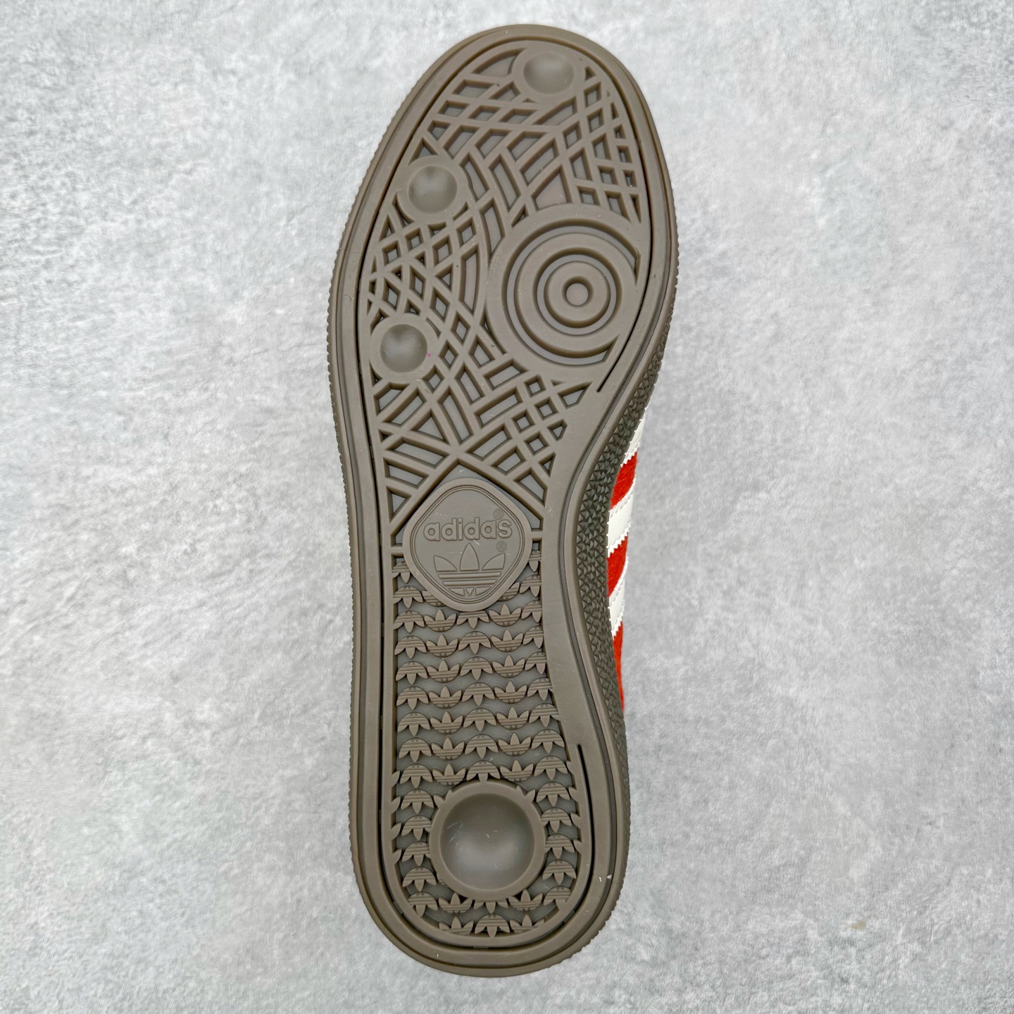 图片[9]-＃HZ AD Originals Handball SPZL 手球运动员系列百搭休闲运动板鞋 KJ6299 口碑大厂出品 全网最全AD系列 品控大底版型不断改良更新 全套原纸板楦头开发 确保原汁原味 完美呈现版型 这款来自阿迪达斯的这款HANDBALL SPZL前身是一双手球运动鞋，这一次拿来复刻，所以鞋面的主要色彩选用了黑色， 鞋面外侧除了Spezial字母之外还有三叶草标志。Handball SPZL作为复古手球训练鞋与作为室内足球鞋的Samba有着异曲同工之处，但是质感更为出众的鞋身以及丰富的配色选择比起Samba来讲可以说是更胜一筹了！尺码：36 36⅔ 37⅓ 38 38⅔ 39⅓ 40 40⅔ 41⅓ 42 42⅔ 43⅓ 44 44⅔ 45-选品中心