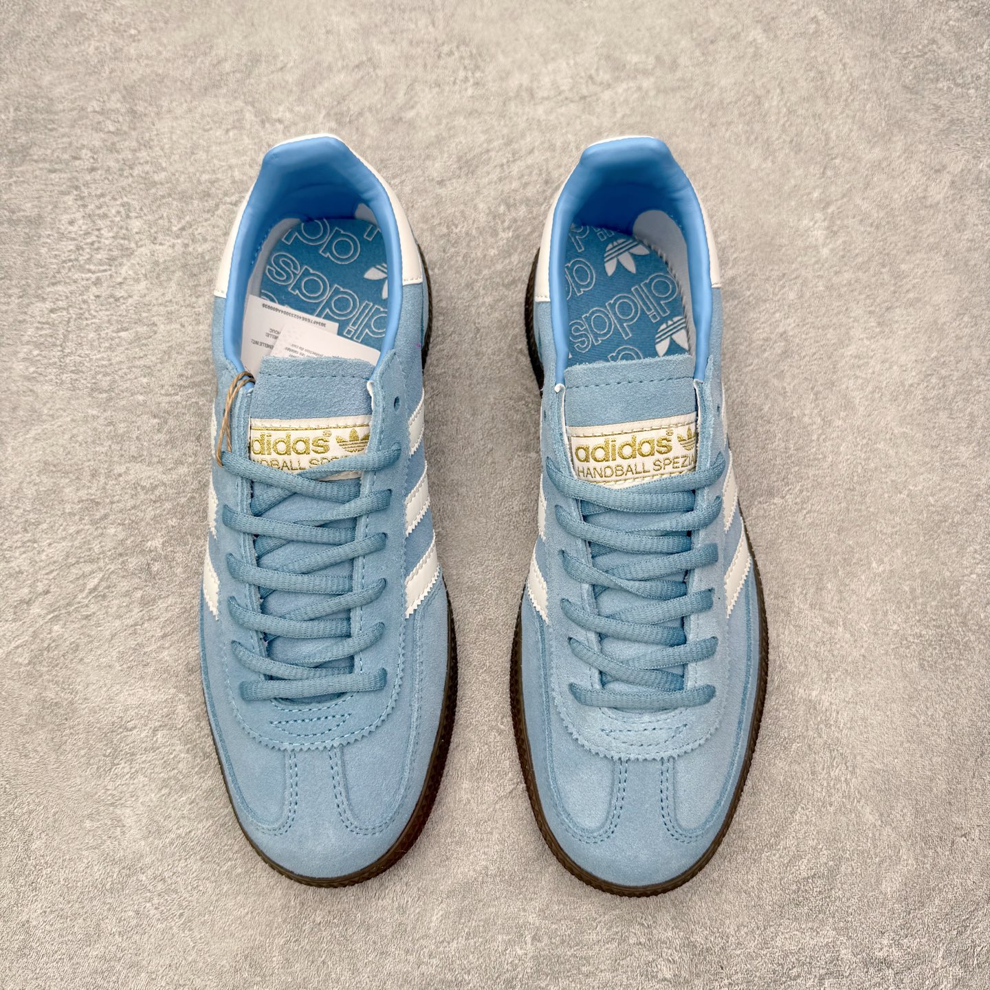 图片[2]-＃HZ AD Originals Handball SPZL 手球运动员系列百搭休闲运动板鞋 BD7632 口碑大厂出品 全网最全AD系列 品控大底版型不断改良更新 全套原纸板楦头开发 确保原汁原味 完美呈现版型 这款来自阿迪达斯的这款HANDBALL SPZL前身是一双手球运动鞋，这一次拿来复刻，所以鞋面的主要色彩选用了黑色， 鞋面外侧除了Spezial字母之外还有三叶草标志。Handball SPZL作为复古手球训练鞋与作为室内足球鞋的Samba有着异曲同工之处，但是质感更为出众的鞋身以及丰富的配色选择比起Samba来讲可以说是更胜一筹了！尺码：36 36⅔ 37⅓ 38 38⅔ 39⅓ 40 40⅔ 41⅓ 42 42⅔ 43⅓ 44 44⅔ 45-选品中心