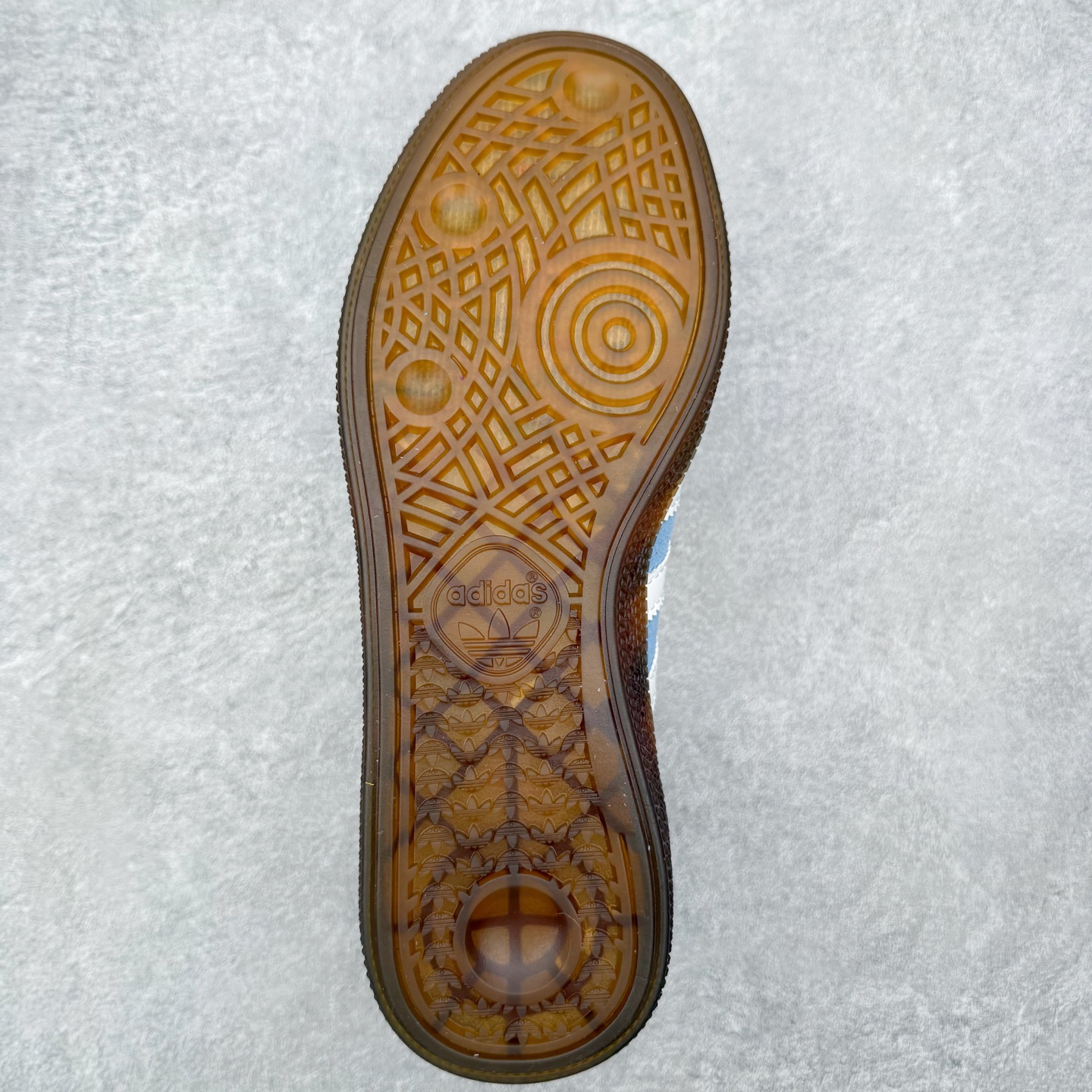 图片[9]-＃HZ AD Originals Handball SPZL 手球运动员系列百搭休闲运动板鞋 BD7632 口碑大厂出品 全网最全AD系列 品控大底版型不断改良更新 全套原纸板楦头开发 确保原汁原味 完美呈现版型 这款来自阿迪达斯的这款HANDBALL SPZL前身是一双手球运动鞋，这一次拿来复刻，所以鞋面的主要色彩选用了黑色， 鞋面外侧除了Spezial字母之外还有三叶草标志。Handball SPZL作为复古手球训练鞋与作为室内足球鞋的Samba有着异曲同工之处，但是质感更为出众的鞋身以及丰富的配色选择比起Samba来讲可以说是更胜一筹了！尺码：36 36⅔ 37⅓ 38 38⅔ 39⅓ 40 40⅔ 41⅓ 42 42⅔ 43⅓ 44 44⅔ 45-选品中心