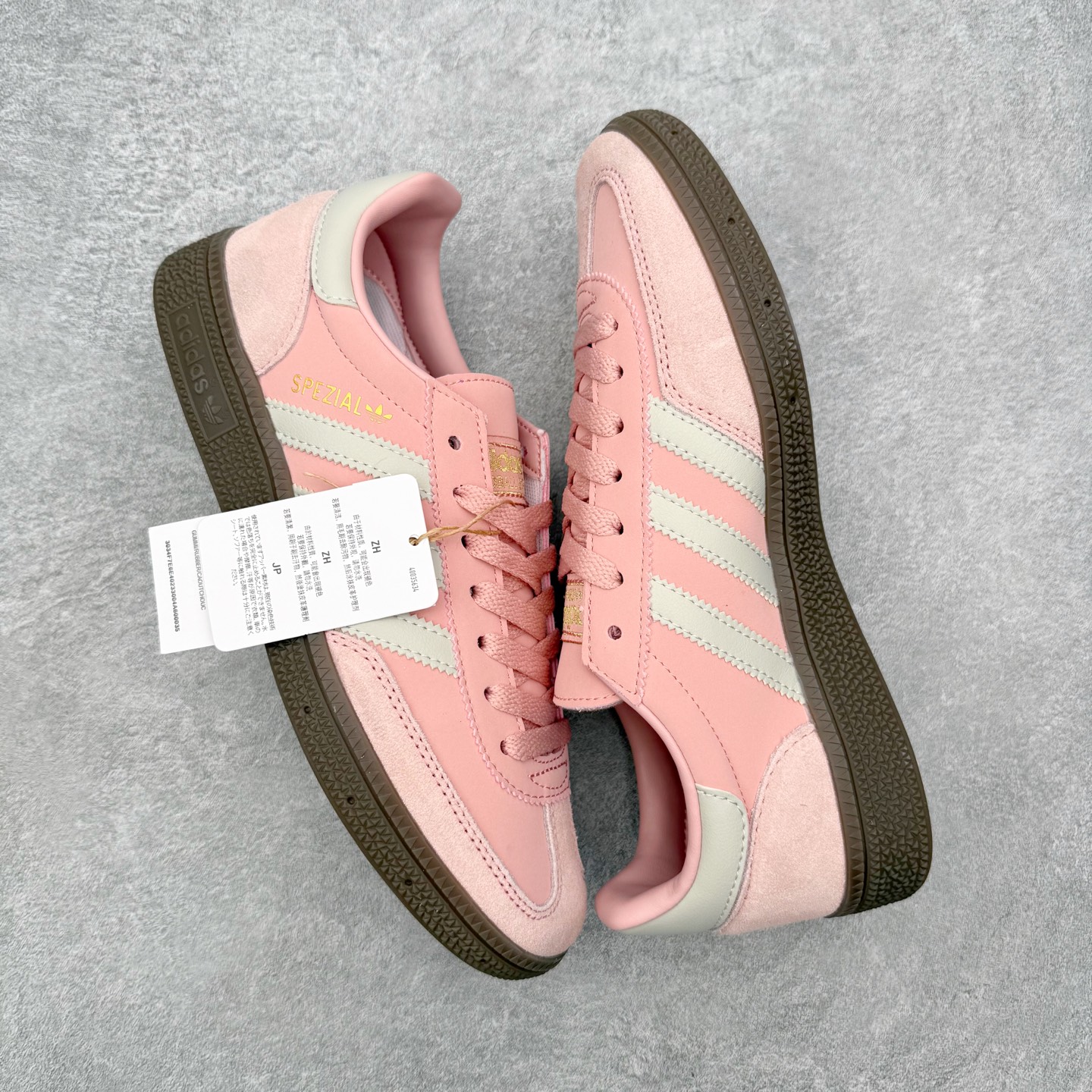 图片[3]-＃HZ AD Originals Handball SPZL 手球运动员系列百搭休闲运动板鞋 JI2646 口碑大厂出品 全网最全AD系列 品控大底版型不断改良更新 全套原纸板楦头开发 确保原汁原味 完美呈现版型 这款来自阿迪达斯的这款HANDBALL SPZL前身是一双手球运动鞋，这一次拿来复刻，所以鞋面的主要色彩选用了黑色， 鞋面外侧除了Spezial字母之外还有三叶草标志。Handball SPZL作为复古手球训练鞋与作为室内足球鞋的Samba有着异曲同工之处，但是质感更为出众的鞋身以及丰富的配色选择比起Samba来讲可以说是更胜一筹了！尺码：36 36⅔ 37⅓ 38 38⅔ 39⅓ 40 40⅔ 41⅓ 42 42⅔ 43⅓ 44 44⅔ 45-选品中心