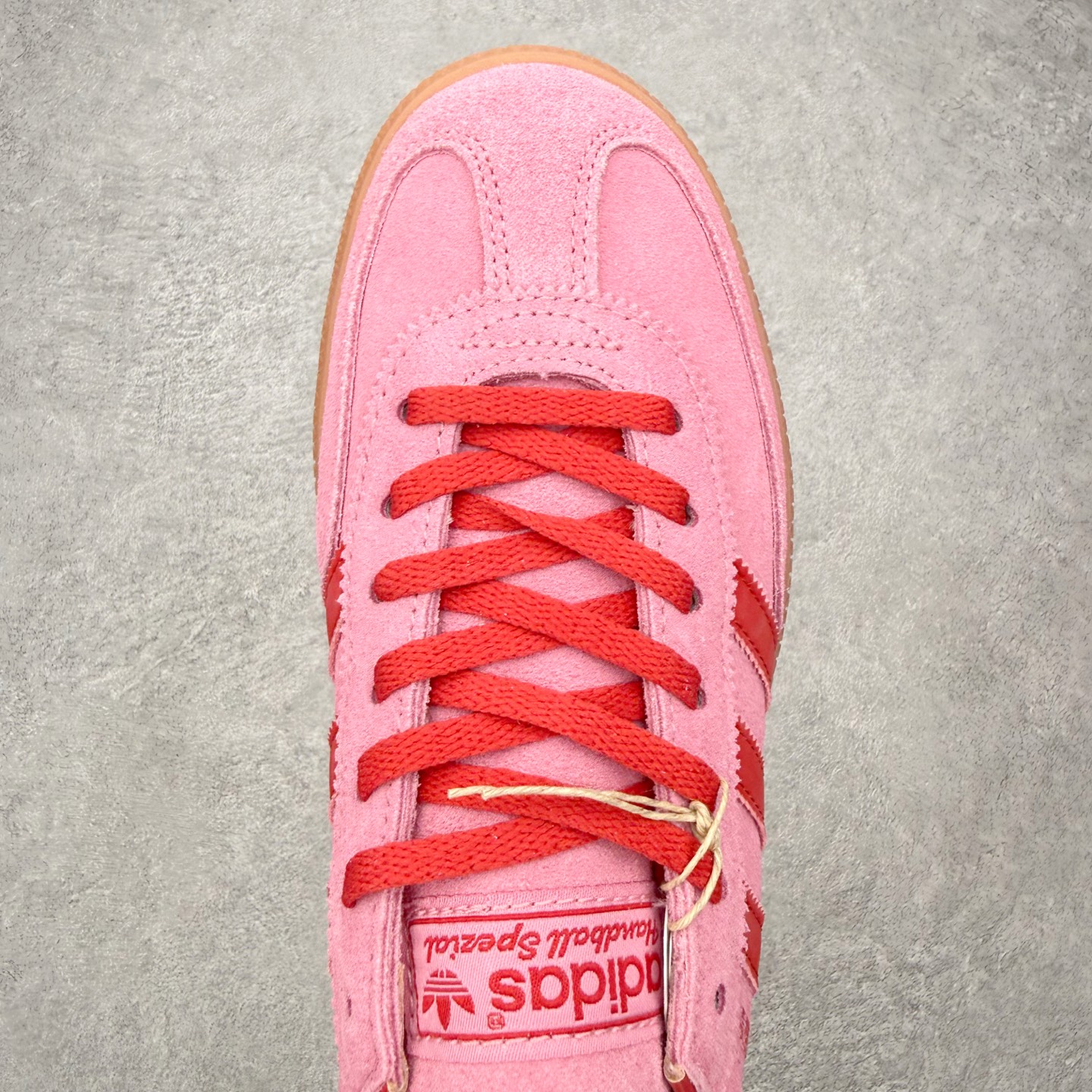 图片[4]-＃HZ AD Originals Handball SPZL 手球运动员系列百搭休闲运动板鞋 JR5006 口碑大厂出品 全网最全AD系列 品控大底版型不断改良更新 全套原纸板楦头开发 确保原汁原味 完美呈现版型 这款来自阿迪达斯的这款HANDBALL SPZL前身是一双手球运动鞋，这一次拿来复刻，所以鞋面的主要色彩选用了黑色， 鞋面外侧除了Spezial字母之外还有三叶草标志。Handball SPZL作为复古手球训练鞋与作为室内足球鞋的Samba有着异曲同工之处，但是质感更为出众的鞋身以及丰富的配色选择比起Samba来讲可以说是更胜一筹了！尺码：36 36⅔ 37⅓ 38 38⅔ 39⅓ 40 40⅔ 41⅓ 42 42⅔ 43⅓ 44 44⅔ 45-选品中心