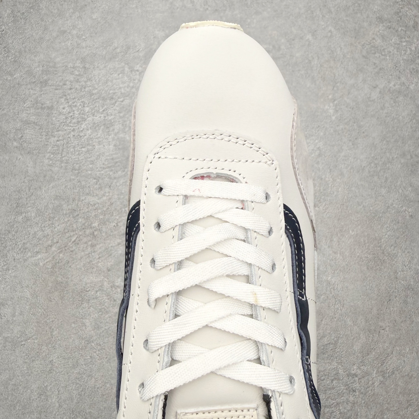 图片[4]-Vans OTW® Super Lowpro Trainer ⚫️⚪️最新复古薄底德训鞋系列 Vans 旗下OTW®推出Super Lowpro Trainer新鞋型，本次共有黑白两款经典配色，鞋身以光滑皮革和绒面革拼接为主，配有Vans标志性的“棋盘格”元素鞋带加以点缀，鞋底则以当下势头正猛的薄款橡胶大底重新演绎。 货号：VN000EC1BTE 尺码：35 36 36.5 37 38 38.5 39 40 41 42.5 43 44-选品中心