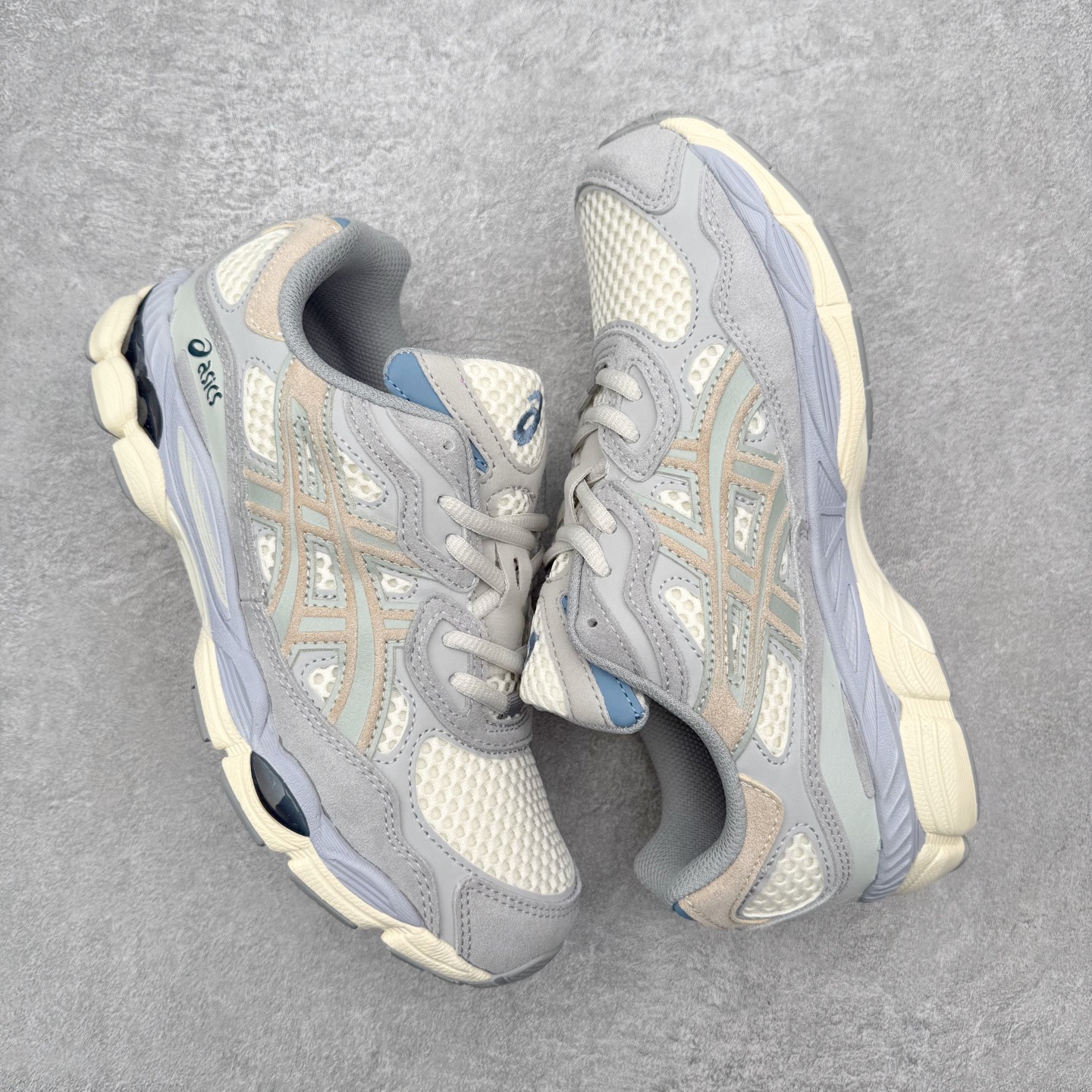 图片[3]-Asics GEL-NYC 亚瑟士防滑耐磨透气低帮运动休闲鞋 GEL-NYC™ 运动鞋的灵感源自传统和现代高性能跑步风格 其鞋面结构参考了 2000 年代初的 GEL-NIMBUS™ 3 鞋 并将其与 MC-PLUS V 设计中的各种装饰融为一体 该工装通过使用 GEL-CUMULUS® 16 鞋的工装系统来对比鞋面的复古风格 通过轻质泡沫和 GEL® 技术嵌入物的结合 这种中底结构有助于创造先进的脚底舒适度 尺码：36 37 37.5 38 39 40.5 41.5 42 42.5 43.5 44 45-选品中心