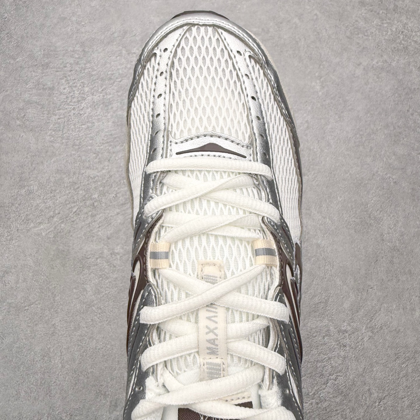 图片[4]-NK Air Max Moto 2K 舒适百搭耐磨 低帮跑步鞋 实拍调校N版已经零色差零失真 百分百还原实物色彩所见即所得 不存在货不对板色差等低级问题 选购参考实物拍摄 不混卖不参货 只用心做好货严格选品 承诺混一赔十 尺码：36 36.5 37.5 38 38.5 39 40 40.5 41 42 42.5 43 44 44.5 45-选品中心