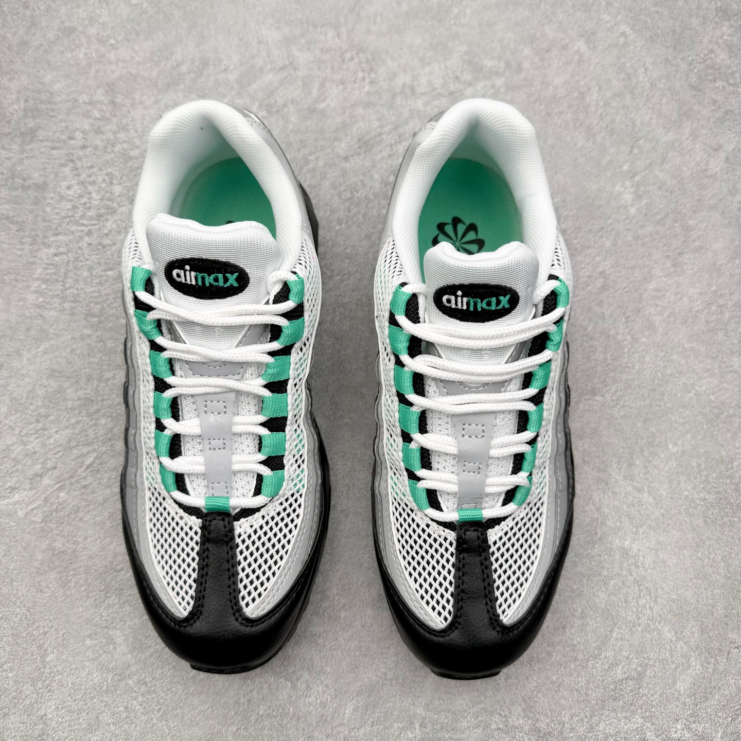 图片[2]-＃MX版 NK Air Max 95 复古减震气垫跑鞋 经典重温 外单专供大厂出品 品质稳定 一百余色 终端操作 鞋款设计灵感源于人体构造 中底设计基于人体的脊柱构造 是整体设计的核心 尼龙孔眼代表了肋骨 而分层式面板和网眼象征着肌肉纤维和肉体组织 Air Max 95采用了两个独立的吹塑成型的Air-Sole单元 并首次在前掌使用可视化气垫设计 Swoosh logo夜当作一个 点符号放在了鞋子的后帮位置 20年的发展让 AIR MAX 95有了不同的故事 20年后再度面向世人的时候 焕然一新的面貌 让人有了另外一种清新脱俗的感觉 尺码：36 36.5 37.5 38 38.5 39 40 40.5 41 42 42.5 43 44 44.5 45 46-选品中心