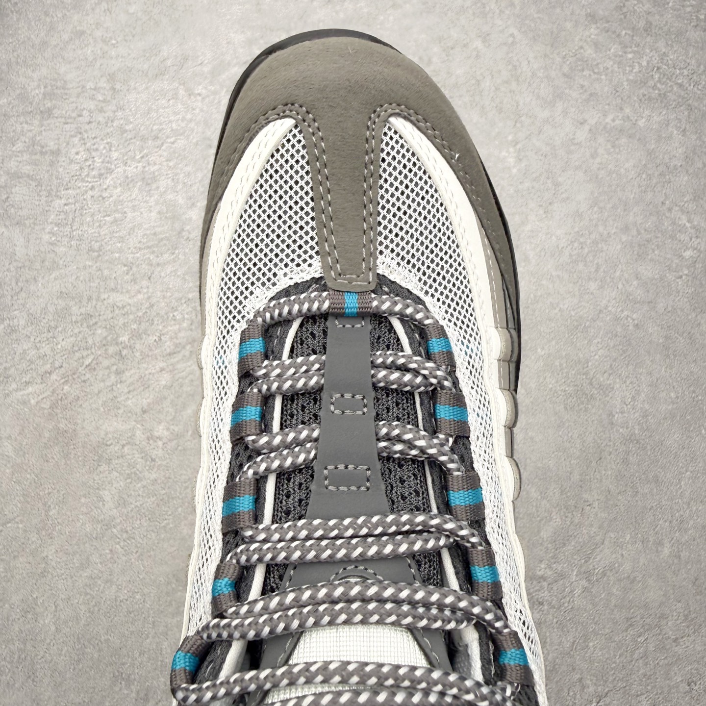 图片[4]-＃MX版 NK Air Max 95 复古减震气垫跑鞋 经典重温 外单专供大厂出品 品质稳定 一百余色 终端操作 鞋款设计灵感源于人体构造 中底设计基于人体的脊柱构造 是整体设计的核心 尼龙孔眼代表了肋骨 而分层式面板和网眼象征着肌肉纤维和肉体组织 Air Max 95采用了两个独立的吹塑成型的Air-Sole单元 并首次在前掌使用可视化气垫设计 Swoosh logo夜当作一个 点符号放在了鞋子的后帮位置 20年的发展让 AIR MAX 95有了不同的故事 20年后再度面向世人的时候 焕然一新的面貌 让人有了另外一种清新脱俗的感觉 尺码：36 36.5 37.5 38 38.5 39 40 40.5 41 42 42.5 43 44 44.5 45 46-选品中心