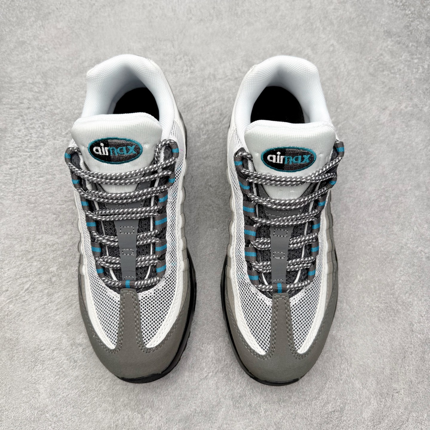 图片[2]-＃MX版 NK Air Max 95 复古减震气垫跑鞋 经典重温 外单专供大厂出品 品质稳定 一百余色 终端操作 鞋款设计灵感源于人体构造 中底设计基于人体的脊柱构造 是整体设计的核心 尼龙孔眼代表了肋骨 而分层式面板和网眼象征着肌肉纤维和肉体组织 Air Max 95采用了两个独立的吹塑成型的Air-Sole单元 并首次在前掌使用可视化气垫设计 Swoosh logo夜当作一个 点符号放在了鞋子的后帮位置 20年的发展让 AIR MAX 95有了不同的故事 20年后再度面向世人的时候 焕然一新的面貌 让人有了另外一种清新脱俗的感觉 尺码：36 36.5 37.5 38 38.5 39 40 40.5 41 42 42.5 43 44 44.5 45 46-选品中心
