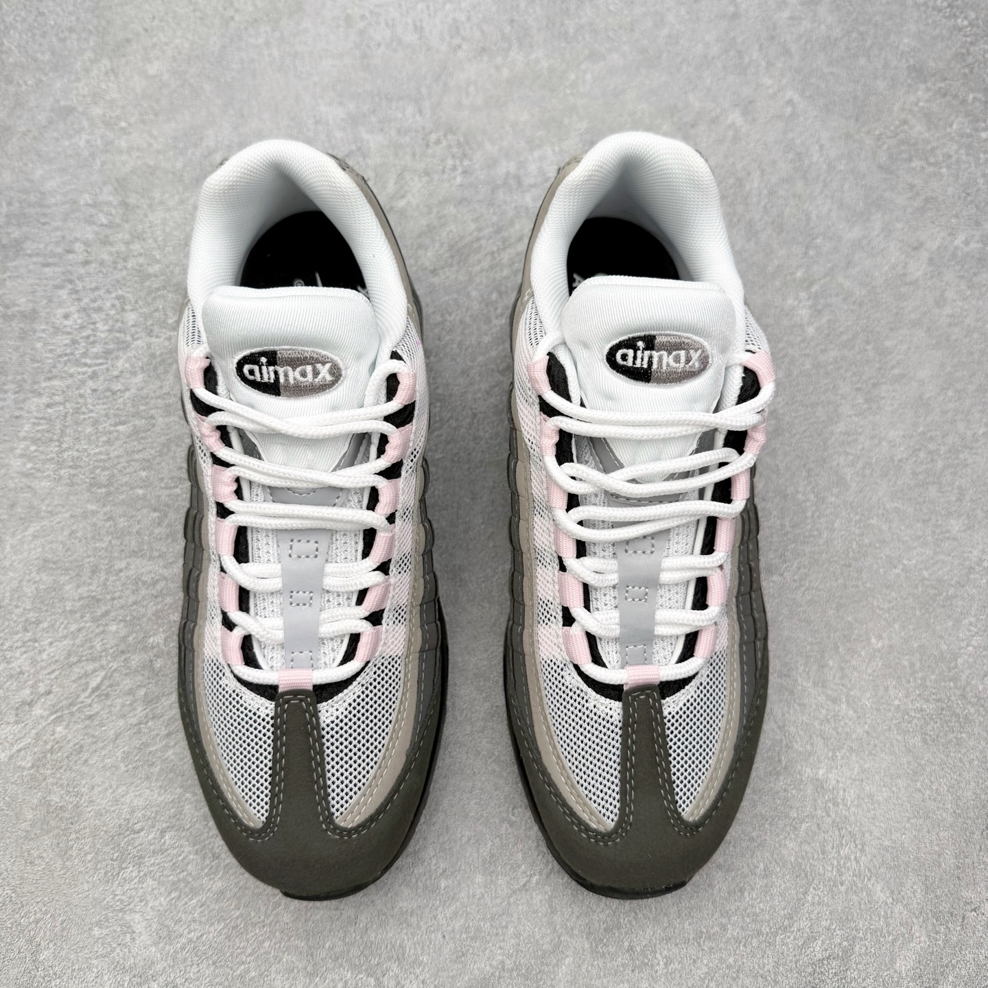 图片[2]-＃MX版 NK Air Max 95 复古减震气垫跑鞋 经典重温 外单专供大厂出品 品质稳定 一百余色 终端操作 鞋款设计灵感源于人体构造 中底设计基于人体的脊柱构造 是整体设计的核心 尼龙孔眼代表了肋骨 而分层式面板和网眼象征着肌肉纤维和肉体组织 Air Max 95采用了两个独立的吹塑成型的Air-Sole单元 并首次在前掌使用可视化气垫设计 Swoosh logo夜当作一个 点符号放在了鞋子的后帮位置 20年的发展让 AIR MAX 95有了不同的故事 20年后再度面向世人的时候 焕然一新的面貌 让人有了另外一种清新脱俗的感觉 尺码：36 36.5 37.5 38 38.5 39 40 40.5 41 42 42.5 43 44 44.5 45 46-选品中心