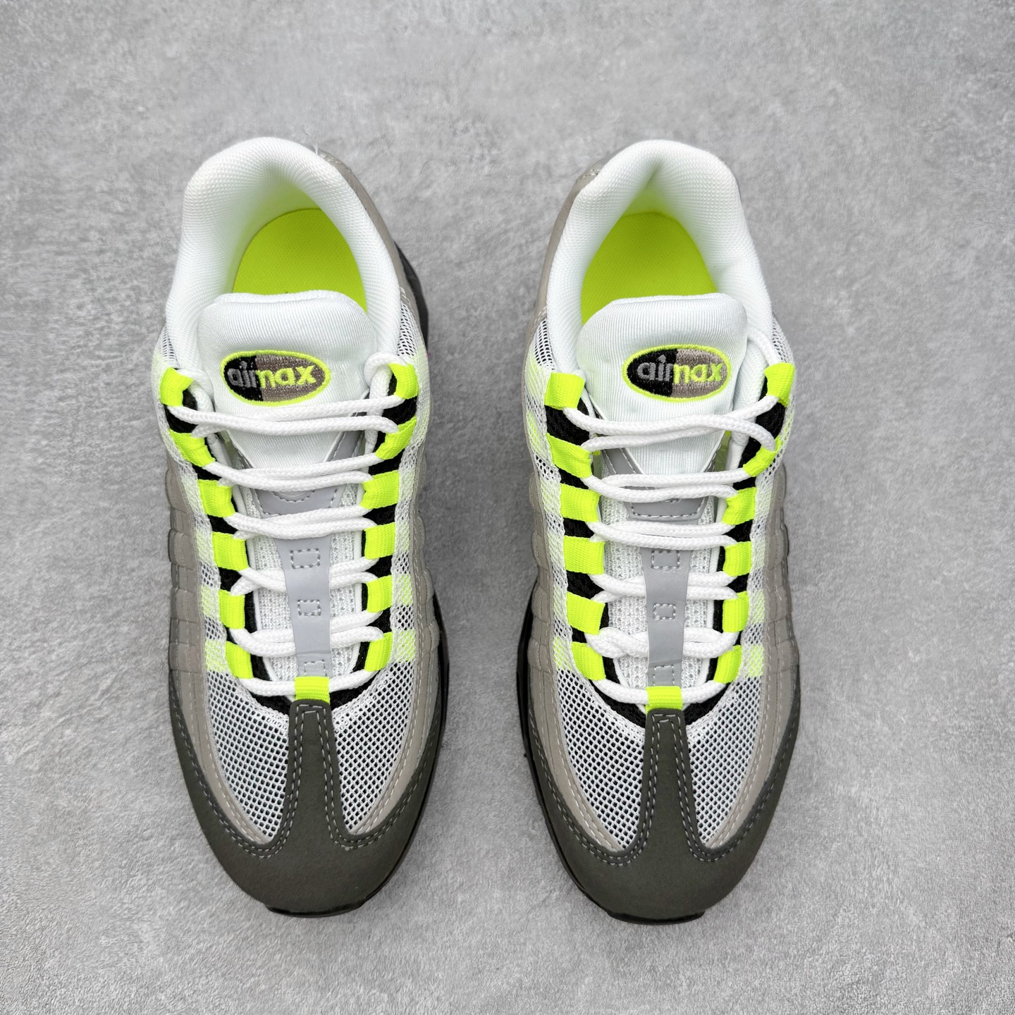 图片[2]-＃MX版 NK Air Max 95 复古减震气垫跑鞋 经典重温 外单专供大厂出品 品质稳定 一百余色 终端操作 鞋款设计灵感源于人体构造 中底设计基于人体的脊柱构造 是整体设计的核心 尼龙孔眼代表了肋骨 而分层式面板和网眼象征着肌肉纤维和肉体组织 Air Max 95采用了两个独立的吹塑成型的Air-Sole单元 并首次在前掌使用可视化气垫设计 Swoosh logo夜当作一个 点符号放在了鞋子的后帮位置 20年的发展让 AIR MAX 95有了不同的故事 20年后再度面向世人的时候 焕然一新的面貌 让人有了另外一种清新脱俗的感觉 尺码：36 36.5 37.5 38 38.5 39 40 40.5 41 42 42.5 43 44 44.5 45 46-选品中心