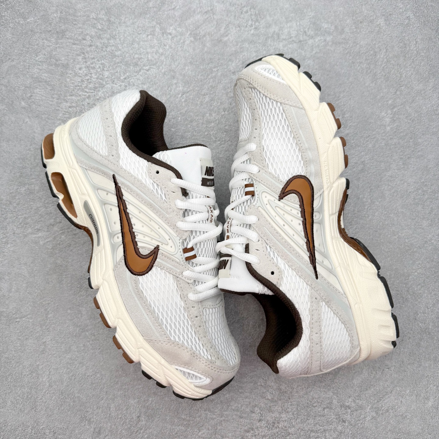 图片[3]-NK Air Max Moto 2K 舒适百搭耐磨 低帮跑步鞋 实拍调校N版已经零色差零失真 百分百还原实物色彩所见即所得 不存在货不对板色差等低级问题 选购参考实物拍摄 不混卖不参货 只用心做好货严格选品 承诺混一赔十 尺码：36 36.5 37.5 38 38.5 39 40 40.5 41 42 42.5 43 44 44.5 45-选品中心