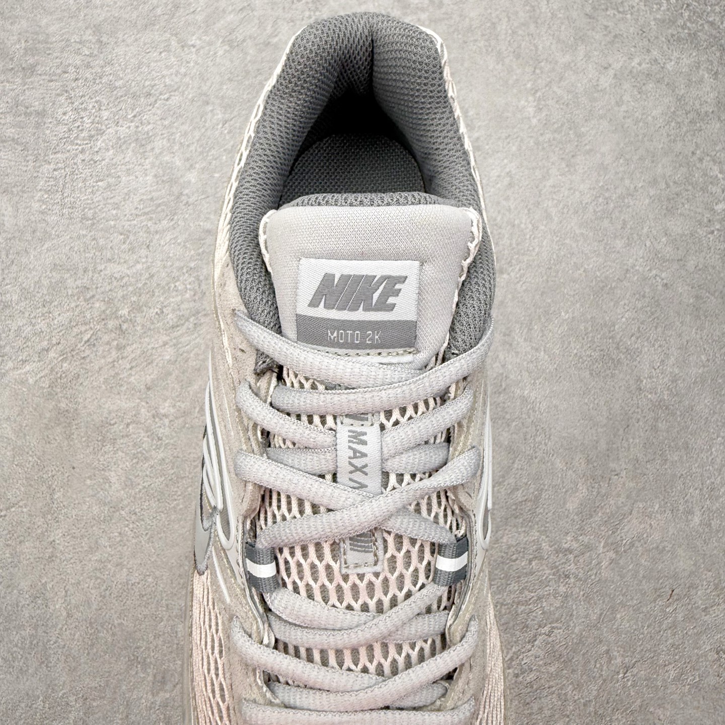 图片[5]-NK Air Max Moto 2K 舒适百搭耐磨 低帮跑步鞋 实拍调校N版已经零色差零失真 百分百还原实物色彩所见即所得 不存在货不对板色差等低级问题 选购参考实物拍摄 不混卖不参货 只用心做好货严格选品 承诺混一赔十 尺码：36 36.5 37.5 38 38.5 39 40 40.5 41 42 42.5 43 44 44.5 45-选品中心