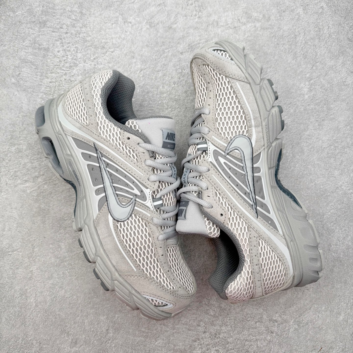图片[3]-NK Air Max Moto 2K 舒适百搭耐磨 低帮跑步鞋 实拍调校N版已经零色差零失真 百分百还原实物色彩所见即所得 不存在货不对板色差等低级问题 选购参考实物拍摄 不混卖不参货 只用心做好货严格选品 承诺混一赔十 尺码：36 36.5 37.5 38 38.5 39 40 40.5 41 42 42.5 43 44 44.5 45-选品中心