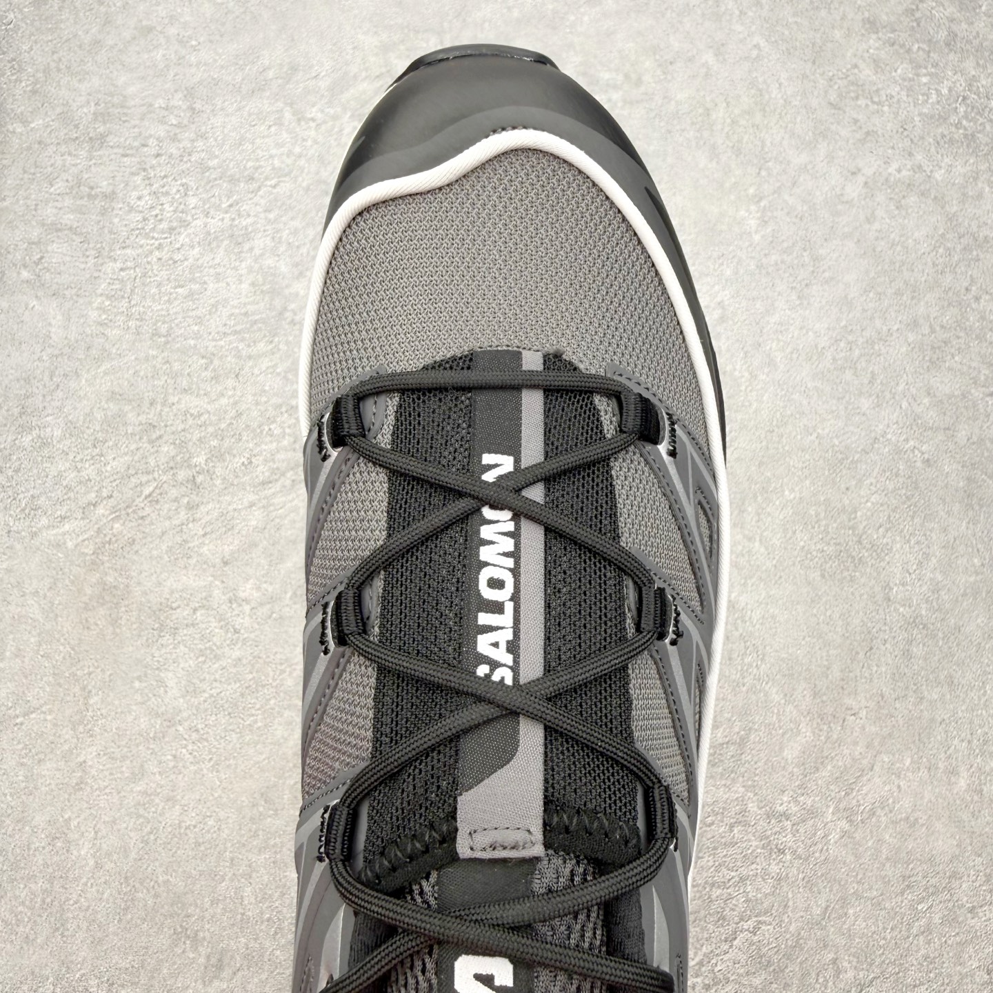 图片[4]-＃PK4.0 Salomon XT-6 萨洛蒙复古潮流户外机能登山跑鞋 纯原外贸平台特供订单 耗时半年巨作 全套原纸板楦头开发 原厂特供网布配套加持 确保原汁原味 完美呈现版型 原档数据独家私模五层组合大底 原装Ortholite轻量化鞋垫 中底布带钢印编号 原厂TPU锁扣 进口港宝加持 后跟自然饱满 还原公司包裹性 鞋面以“锯齿”状的包裹系统呈现 在基色底之下加入了各种色点缀 将公司的最新技术和时尚前卫的造型融入耐用的长跑款式中 鞋面由 TPU 薄膜制成 并焊接在高耐磨网眼上 使其既时尚又坚固 由 ACS底盘支撑 可增强稳定性和支撑力 以及由橡胶凸耳 Contragrip外底覆盖的 EVA 缓冲中底 旨在应对崎岖的地形 鞋舌上的彩色Salomon 标签、Quicklace 系统以及鞋头、鞋舌和鞋跟上的附加品牌使细节更加完美 让穿着者可以轻松驾驭户外与通勤下的任何运动生活场景 无缝鞋身户外随意纵横 颜值与脚感兼备 出街通勤 绝对非常吸睛 你值得拥有 尺码：36 36.5 37.5 38 38.5 39 40 40.5 41 42 42.5 43 44 44.5 45 注意：偏小1码-选品中心