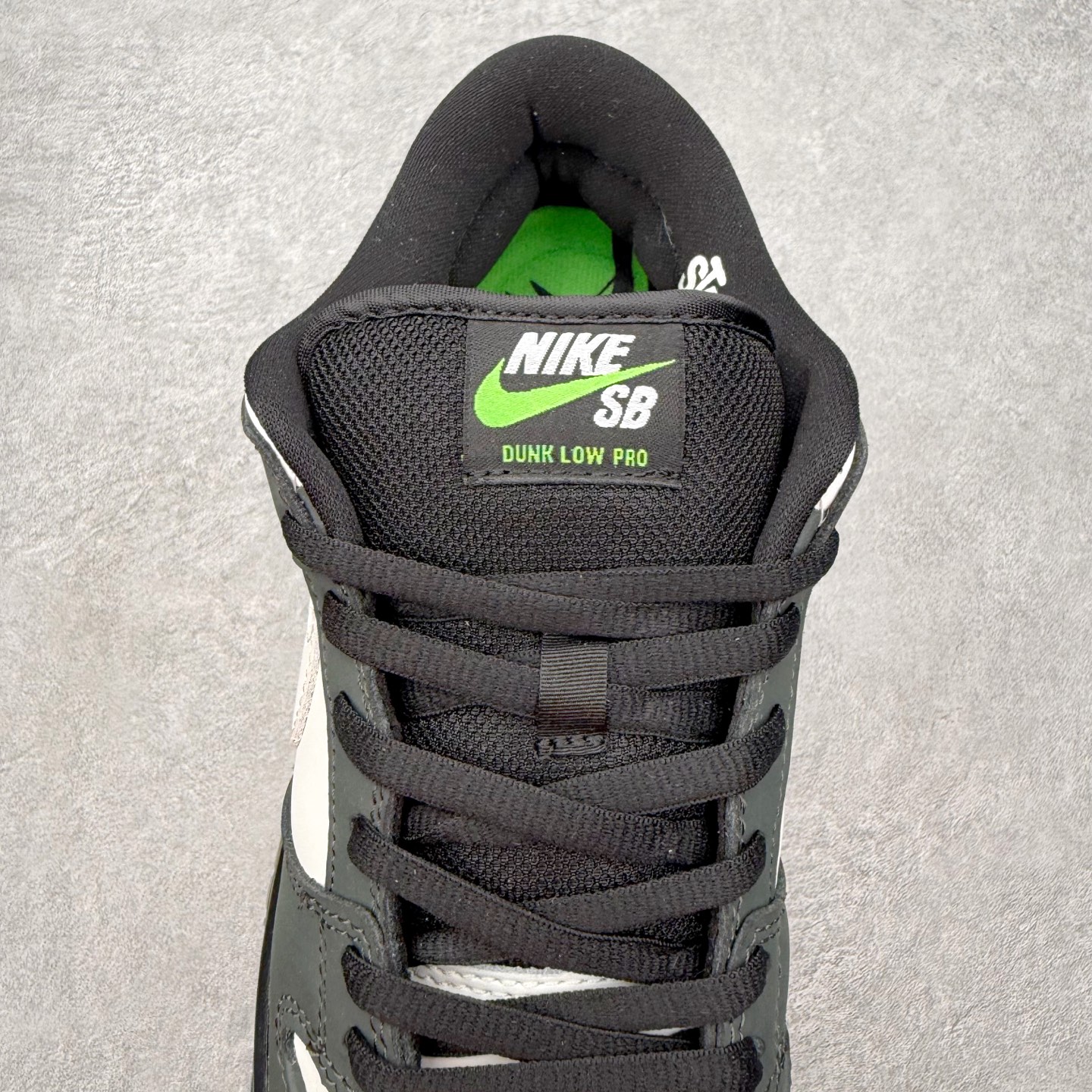 图片[5]-＃SS史诗 NK SB Dunk Low 潮流时尚舒适防滑耐磨低帮板鞋 全网最全Dunk系列配色 实力大厂出品 新配色陆续开发 利润个位数只为口碑 超强性价比 全套原纸板楦头开发 确保原汁原味 完美呈现DUNK版型 一比一鞋头弧度高度鞋身弧度 此版本只针对中端市场 皮料材质有所更替 其他数据细节工艺流程均保持一致 绝不口嗨 细节品控鞋型随意对比 独家私模官方第六代原厂航空铝磨具打磨大底 鞋头坡度极致还原 无解鞋型 原盒原配 圈内天花板工艺 原厂玻璃冲刀 超高清洁度 全鞋零毛边皮料切割 原厂中底布点胶 中底布拉帮走线遵循公司 尺码：36 36.5 37.5 38 38.5 39 40 40.5 41 42 42.5 43 44 44.5 45 46-选品中心